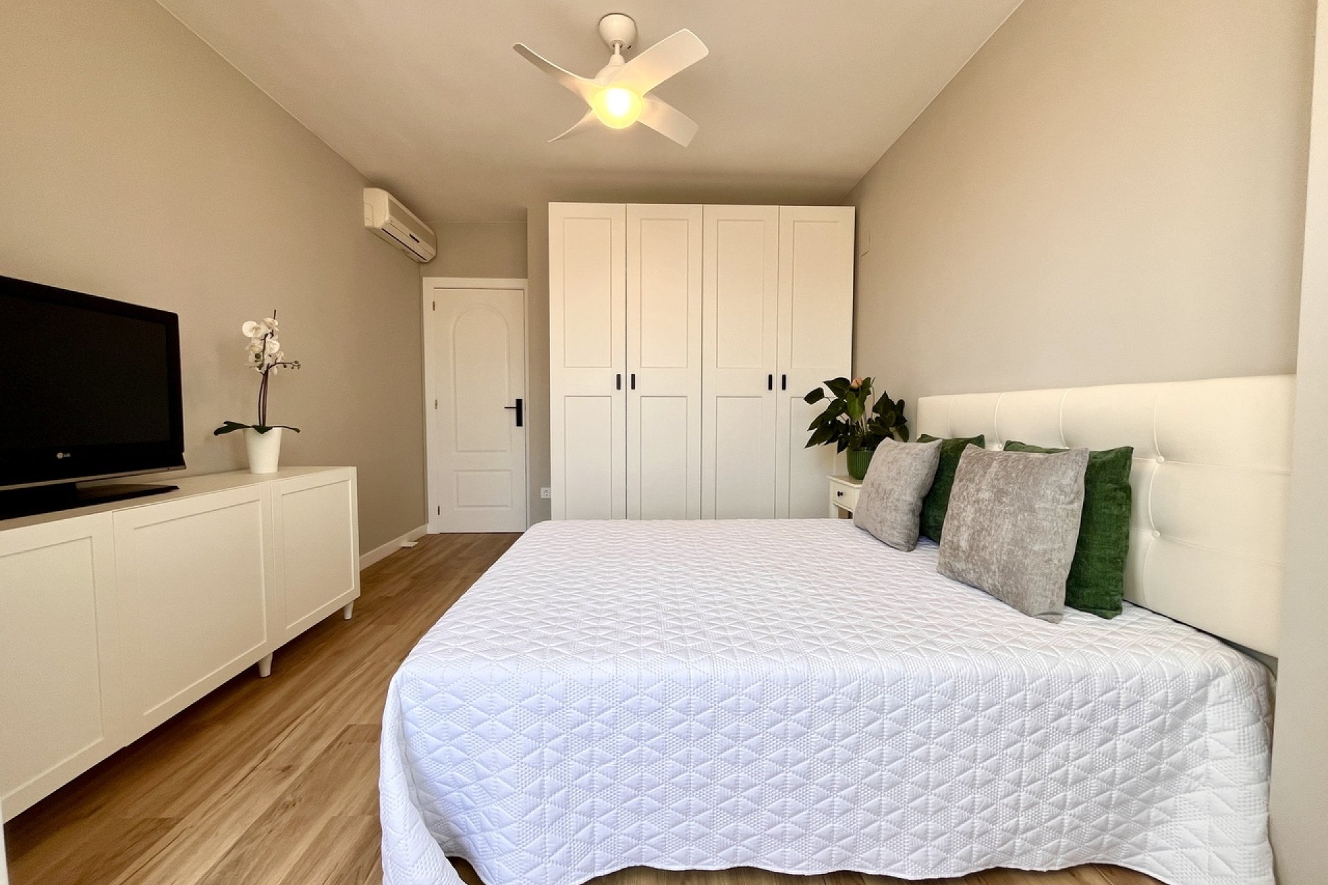 Resale - Townhouse -
Playa Flamenca - Costa Blanca