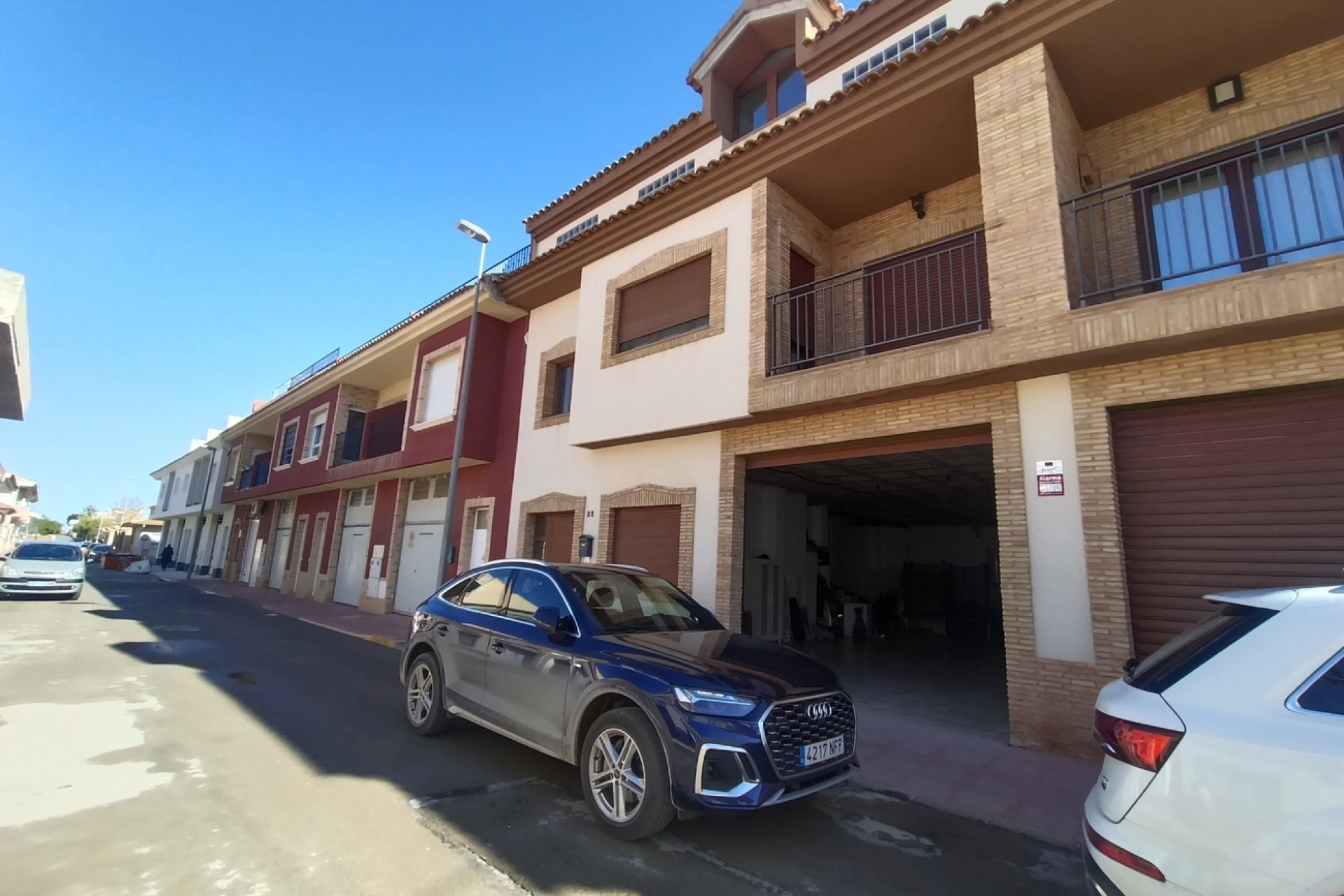 Resale - Townhouse -
Roldan - Inland