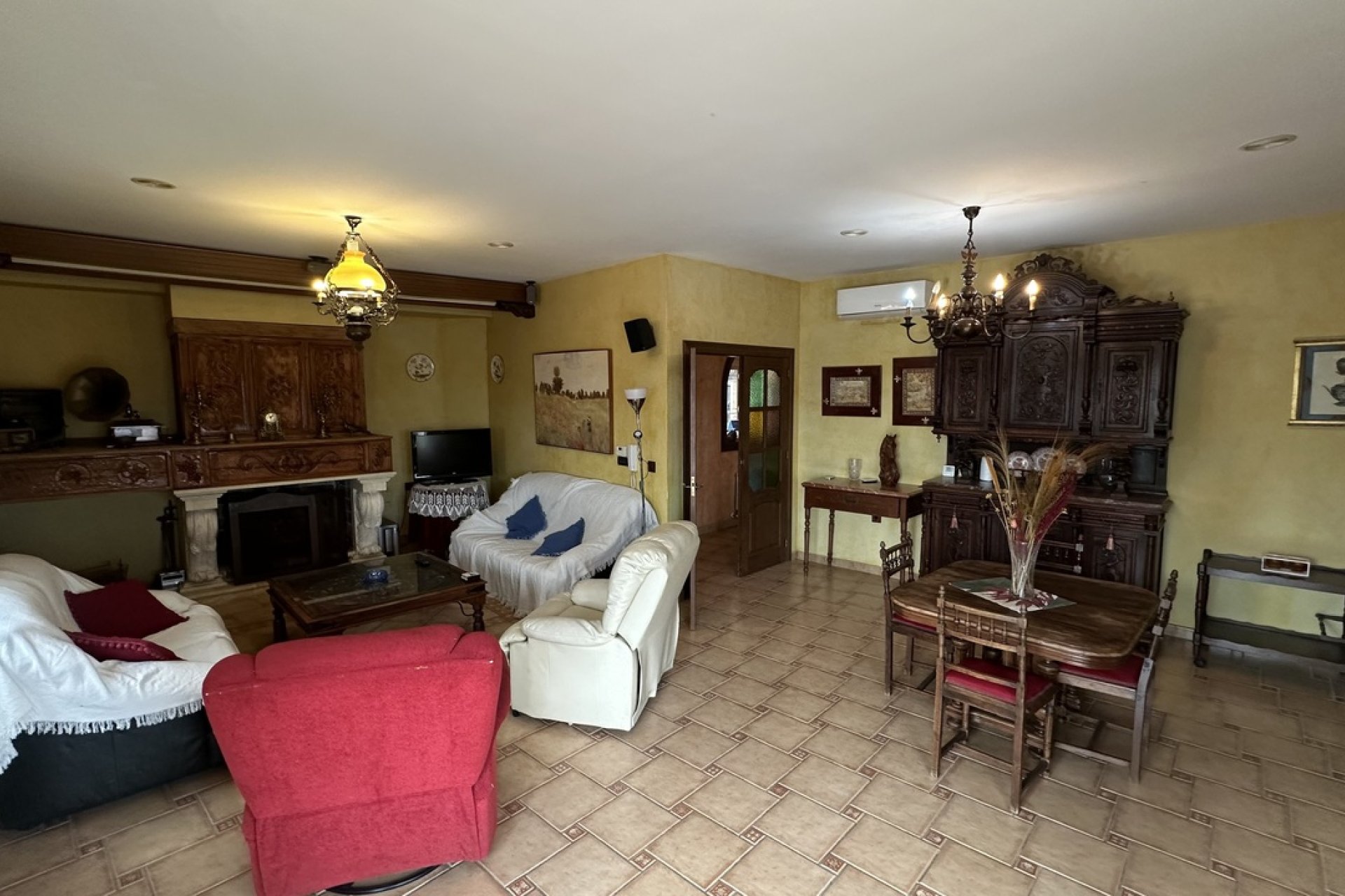 Resale - Townhouse -
San Miguel de Salinas - Inland