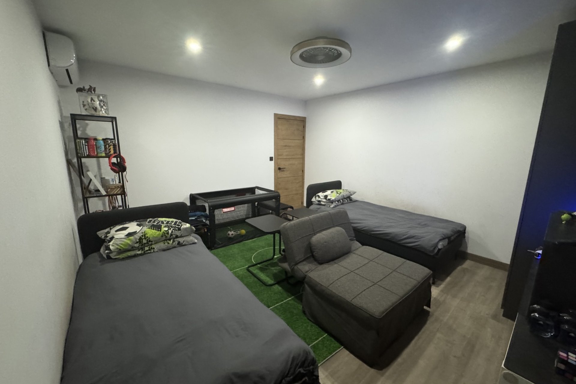 Resale - Townhouse -
San Miguel de Salinas - Inland