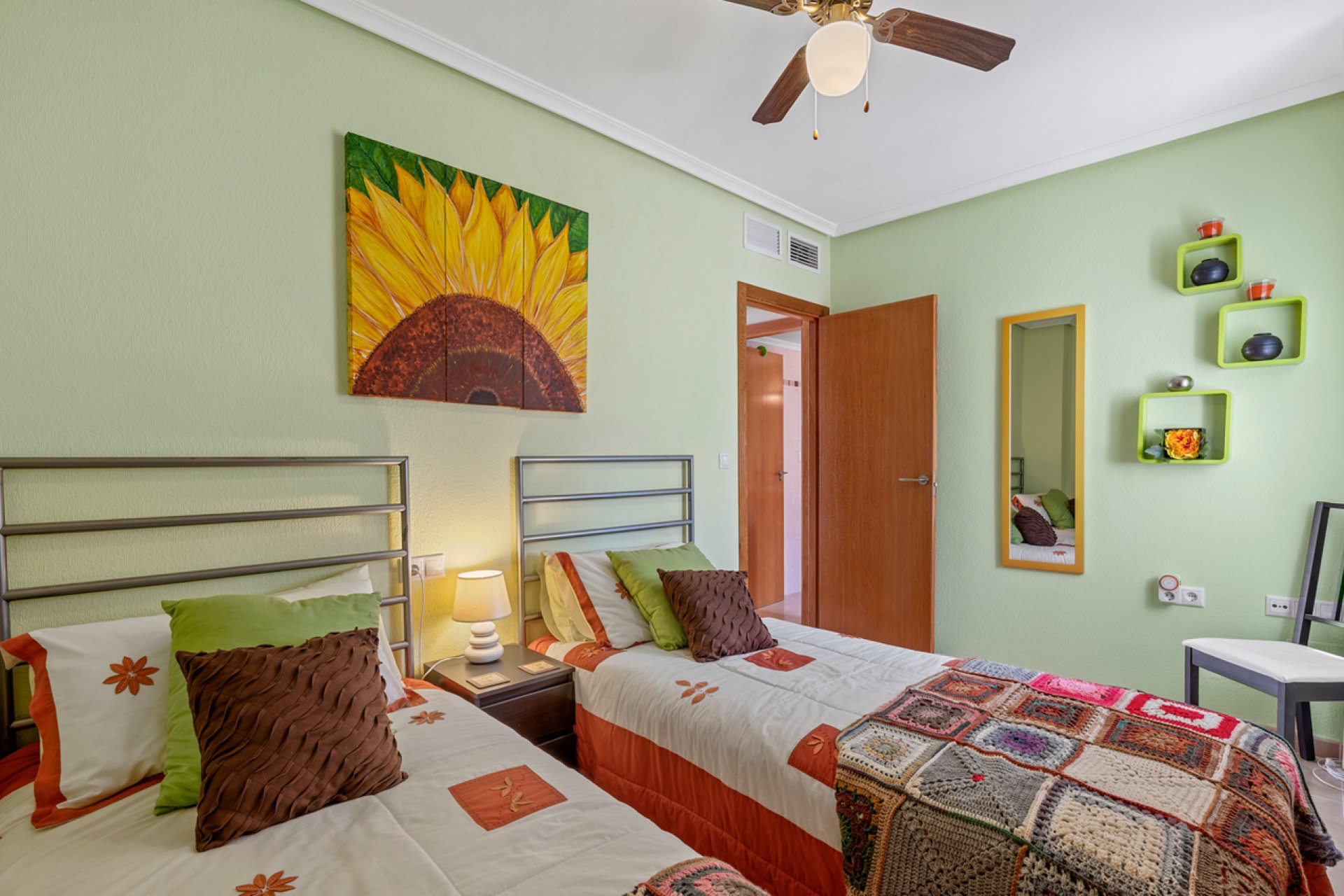 Resale - Townhouse -
San Miguel de Salinas - Inland