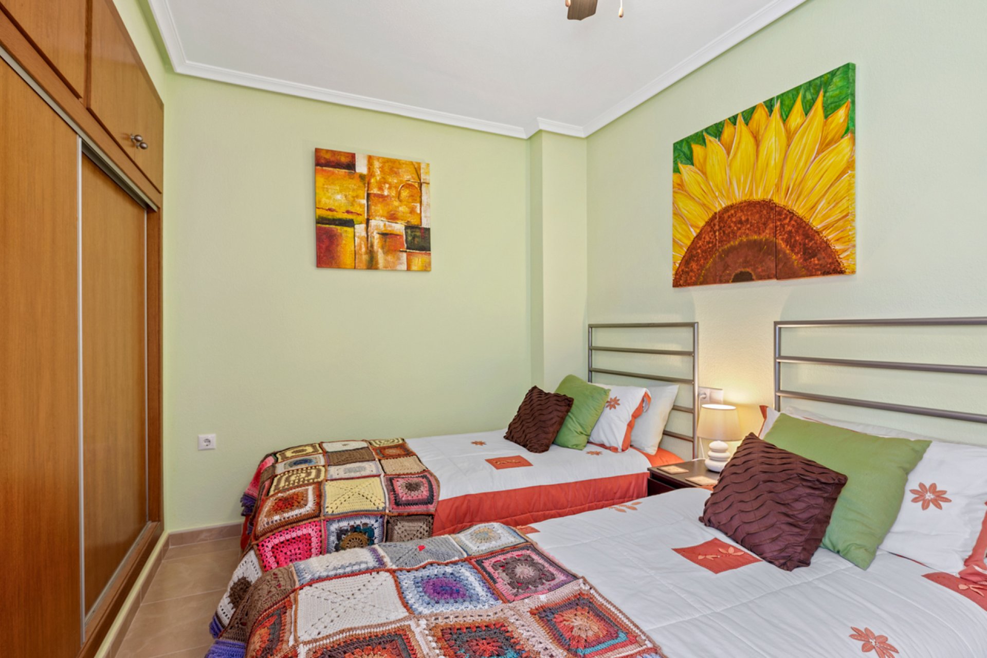 Resale - Townhouse -
San Miguel de Salinas - Inland