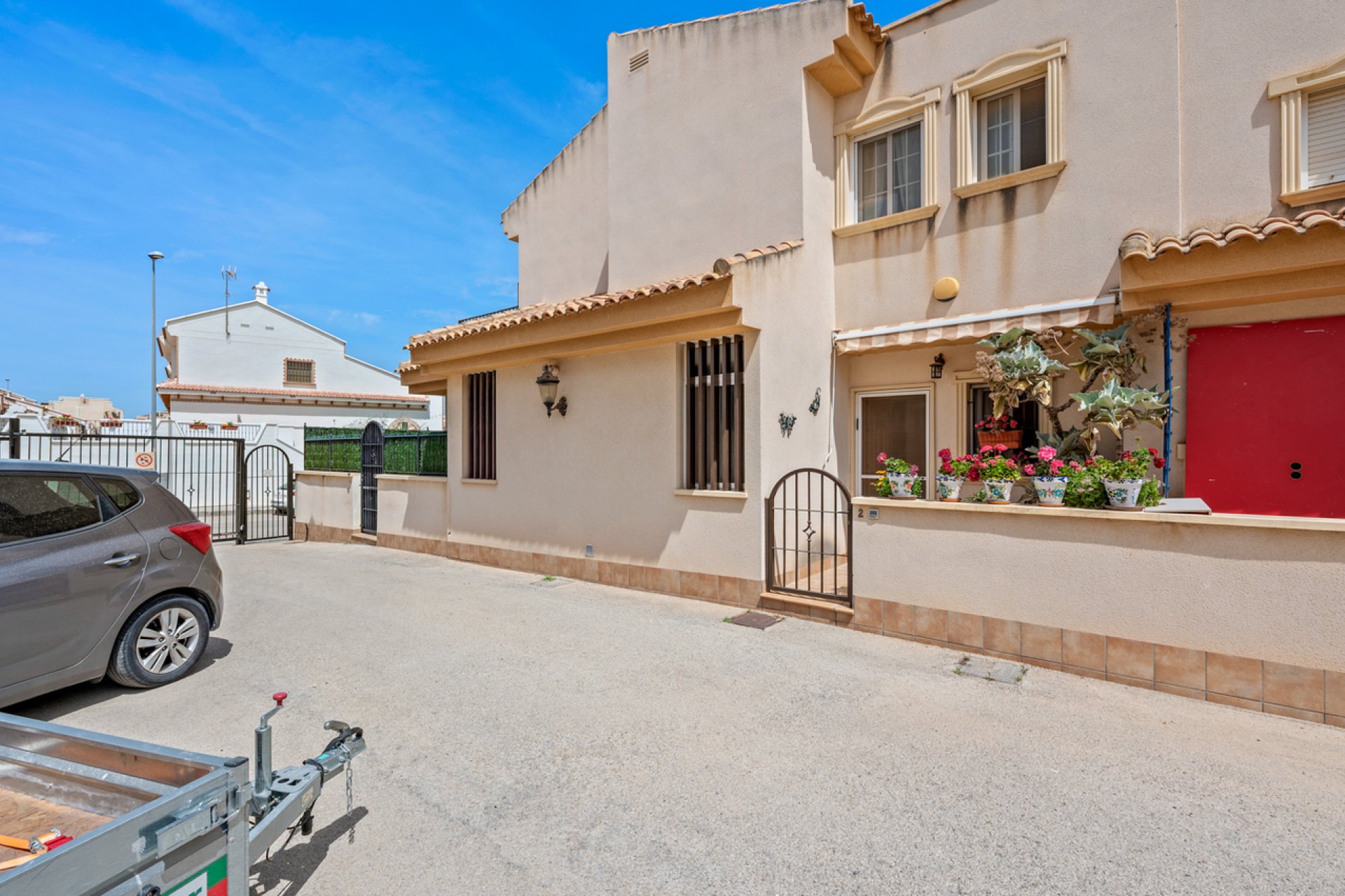Resale - Townhouse -
San Miguel de Salinas - Inland