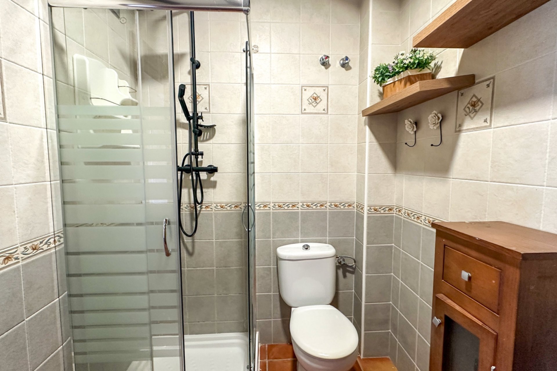 Resale - Townhouse -
San Miguel de Salinas - Inland