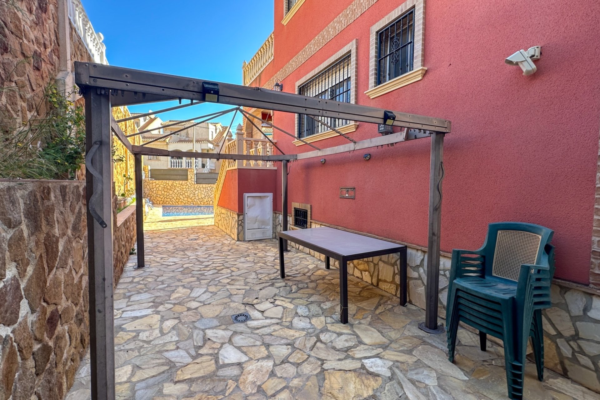 Resale - Townhouse -
San Miguel de Salinas - Inland