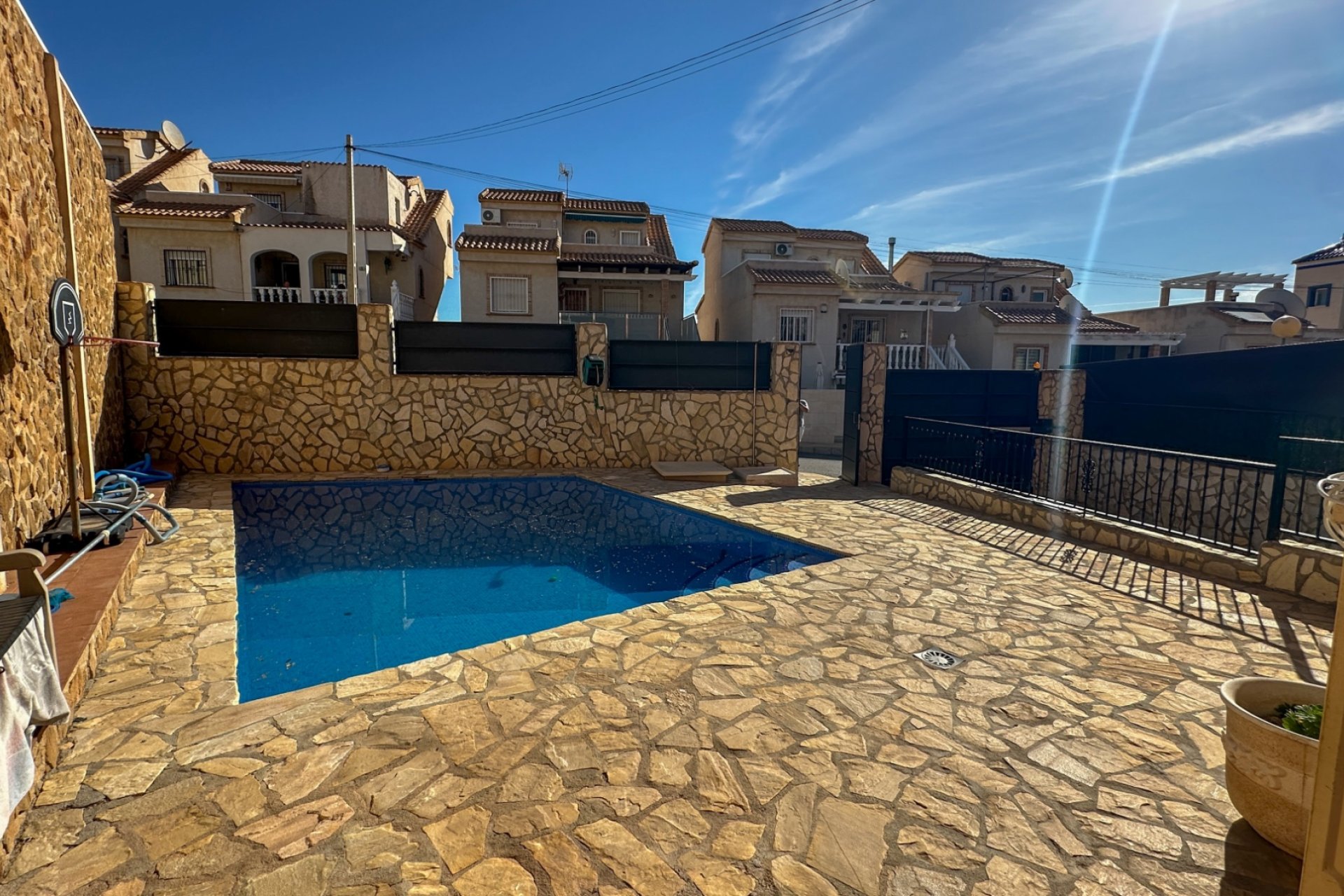 Resale - Townhouse -
San Miguel de Salinas - Inland