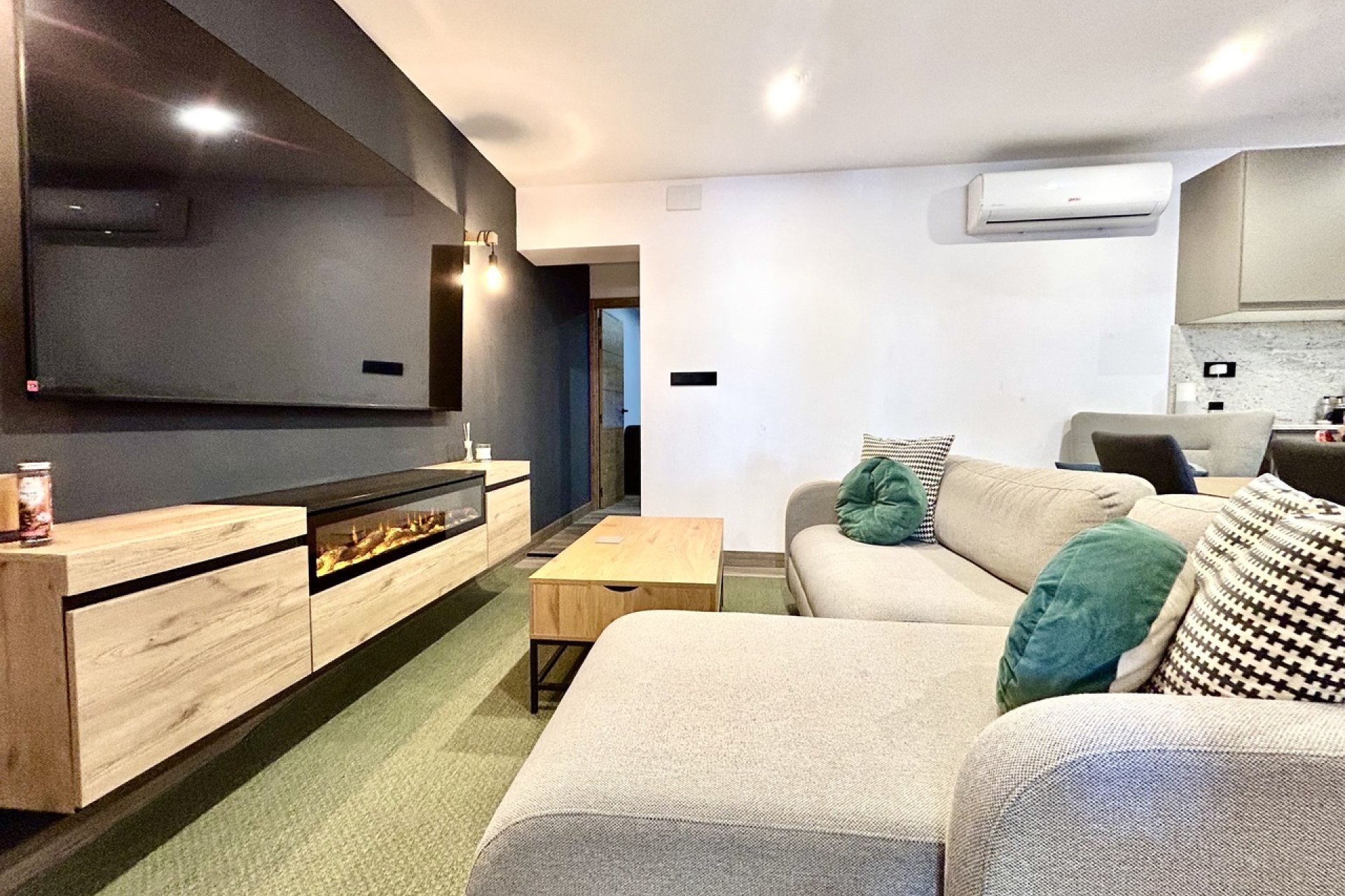 Resale - Townhouse -
San Miguel de Salinas - Inland