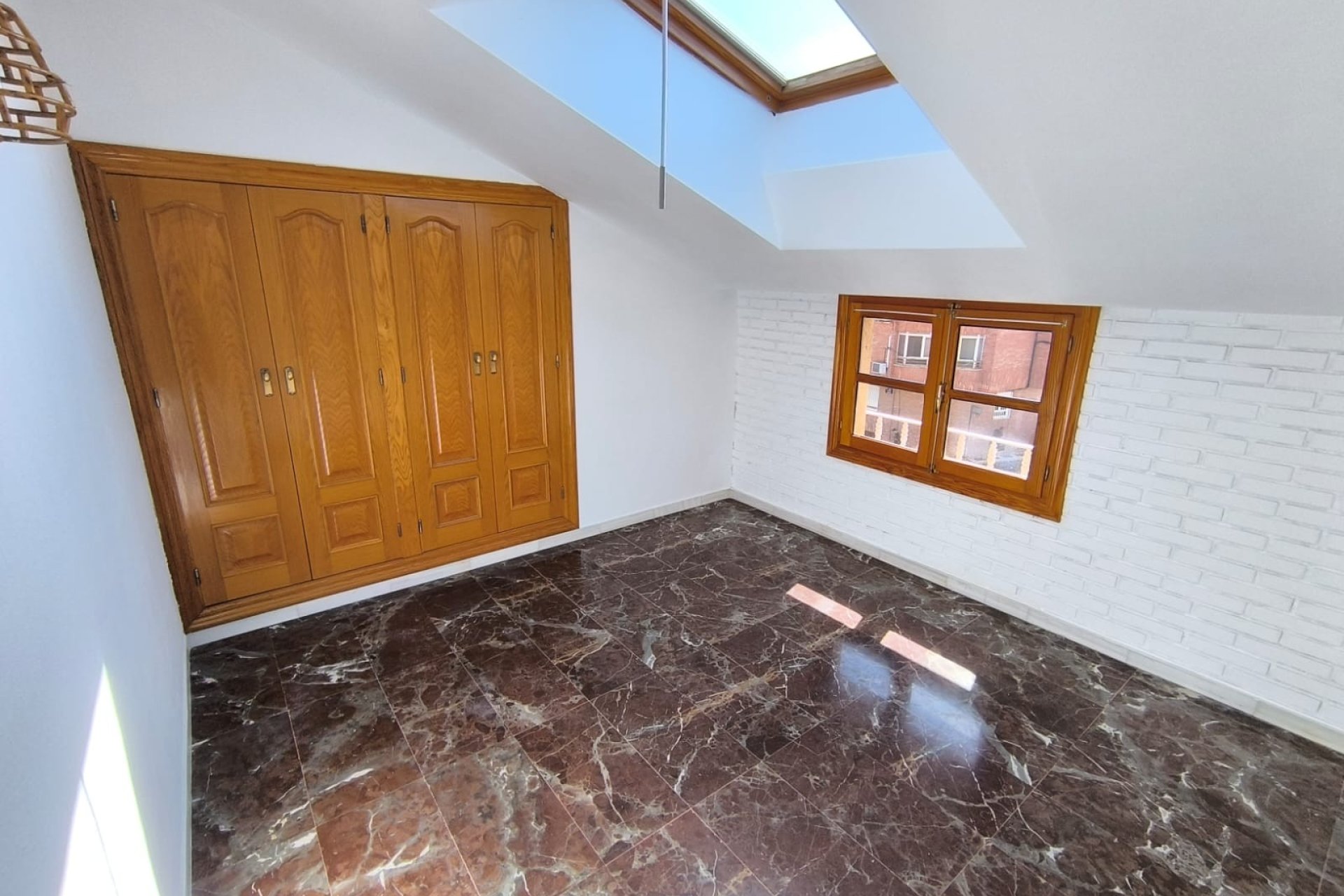 Resale - Townhouse -
Sax - Inland