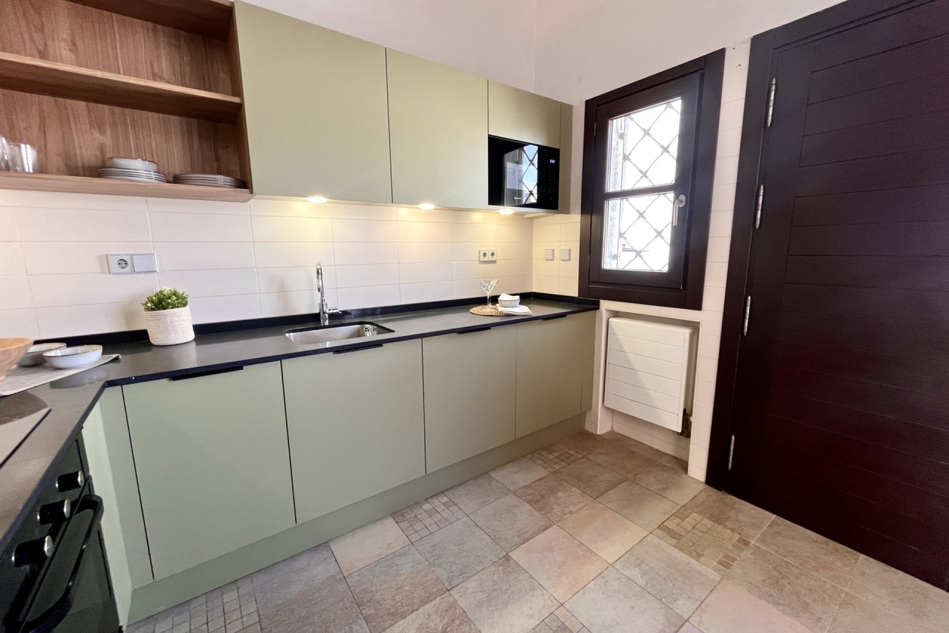 Resale - Townhouse -
Sucina - Inland