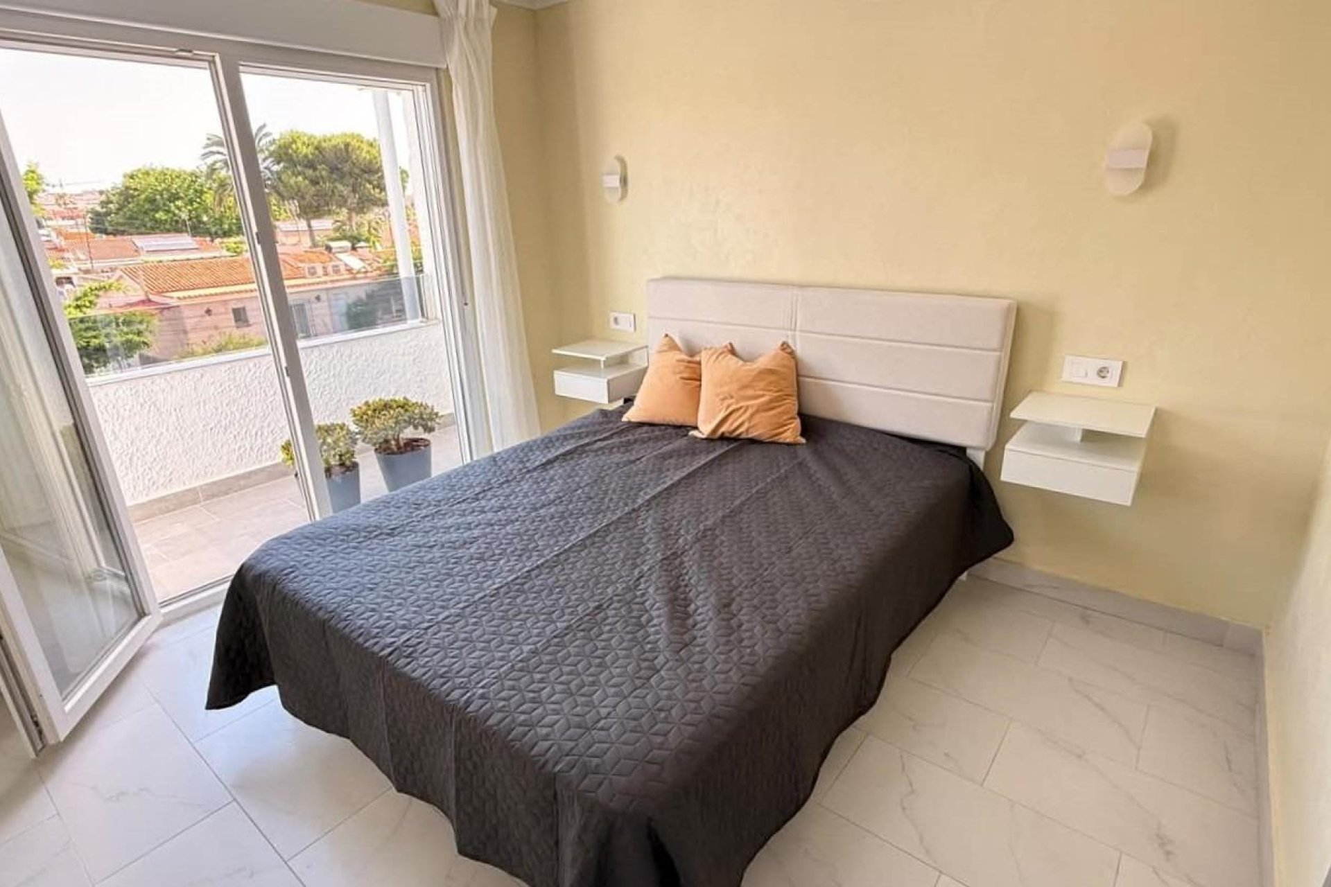 Resale - Townhouse -
Torrevieja - Calas Blanca