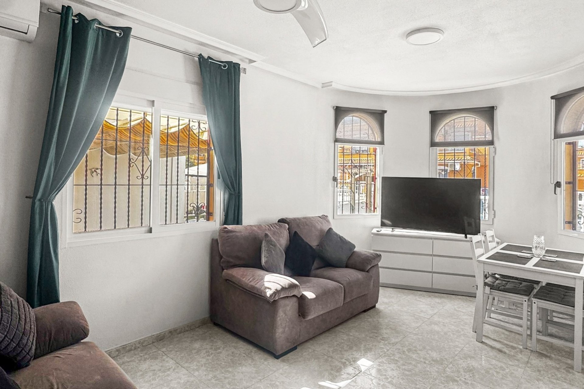 Resale - Townhouse -
Torrevieja - Costa Blanca