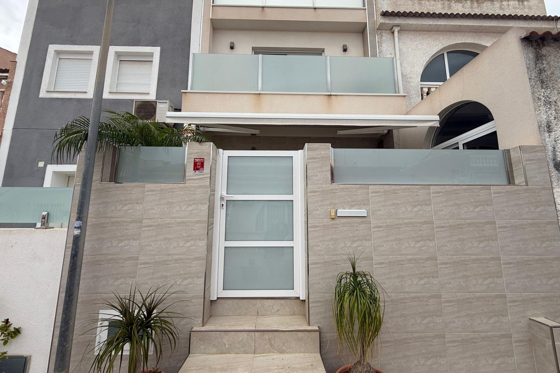 Resale - Townhouse -
Torrevieja - El Chaparral