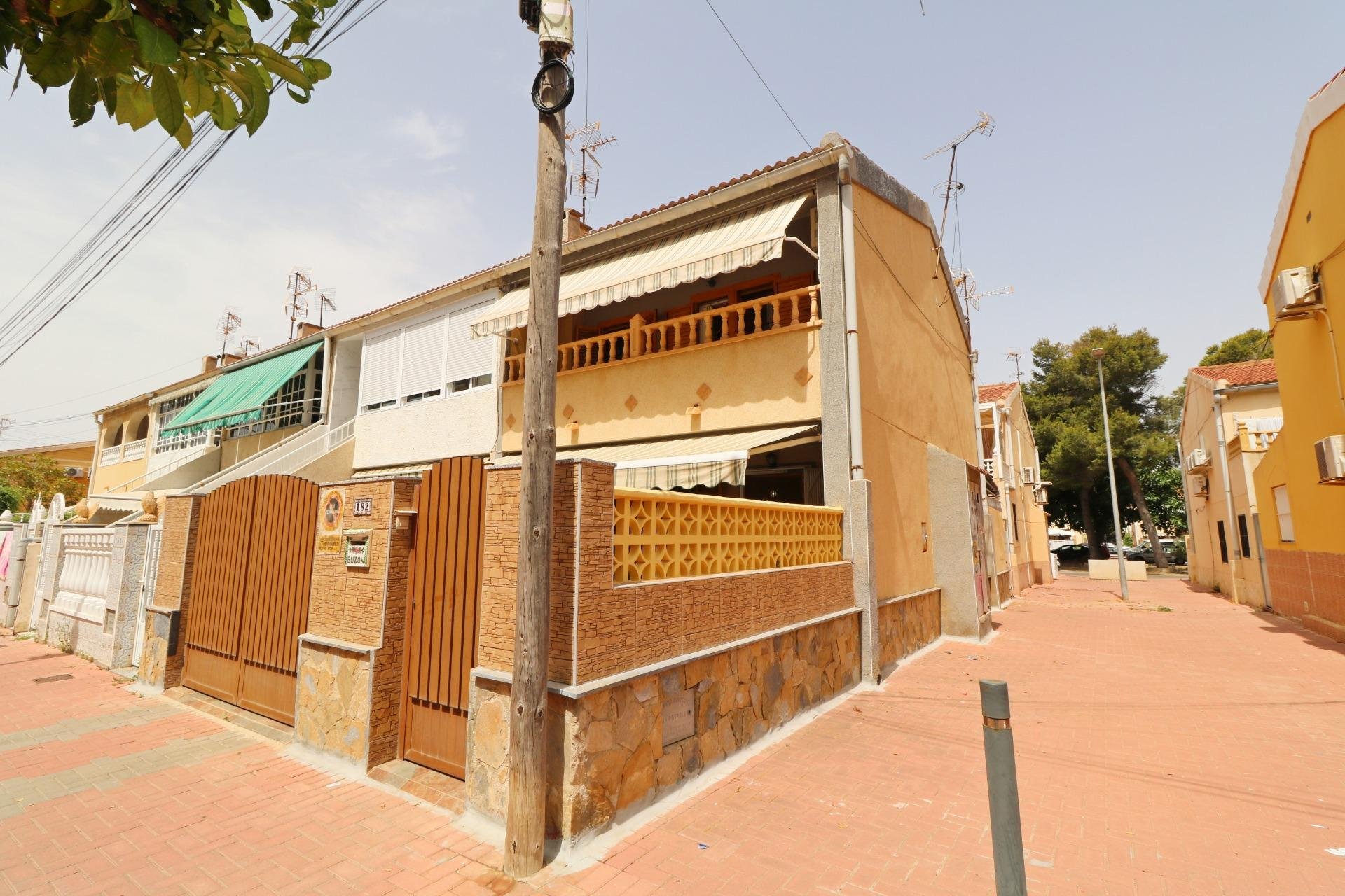 Resale - Townhouse -
Torrevieja - Playa De Los Naufragos