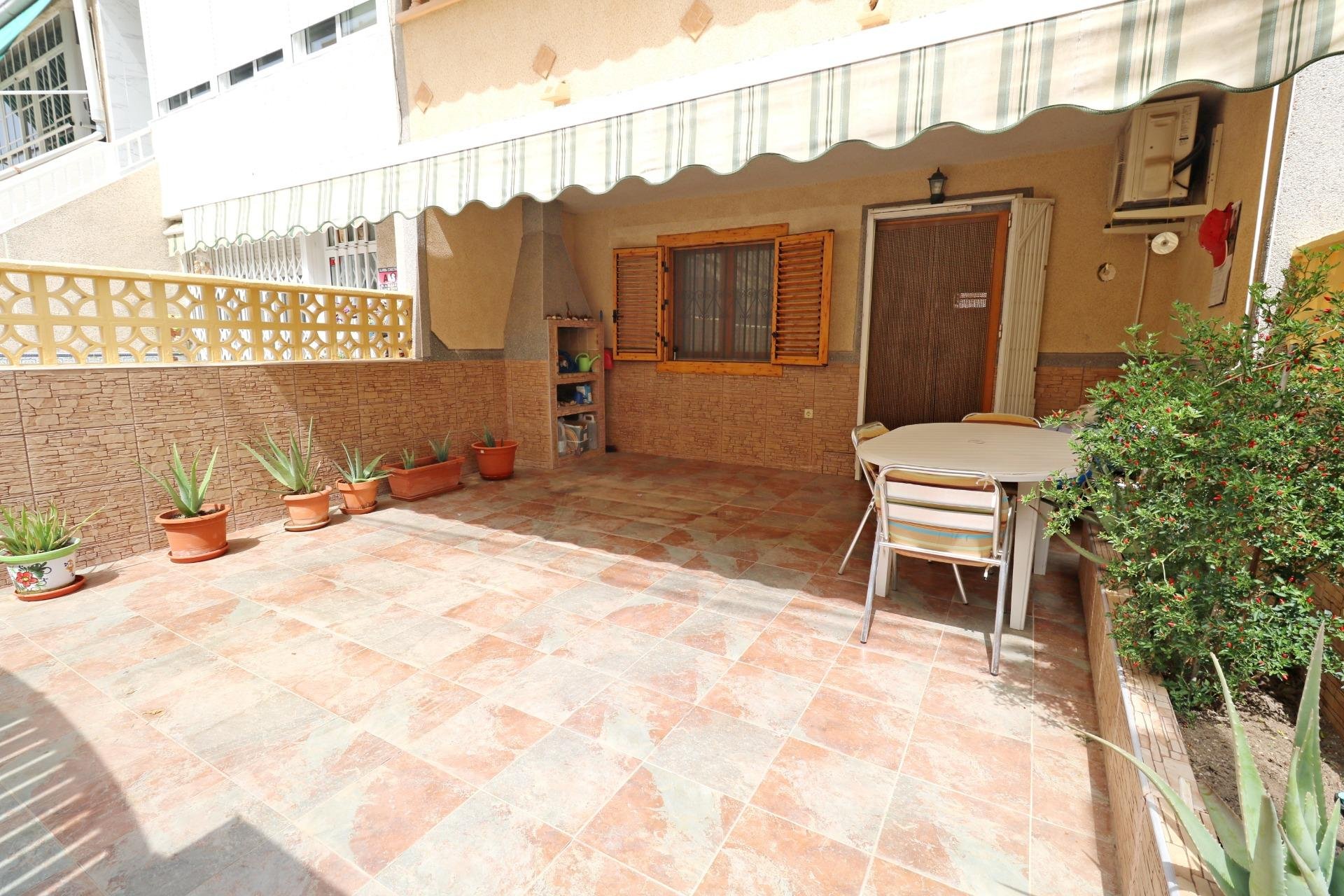 Resale - Townhouse -
Torrevieja - Playa De Los Naufragos