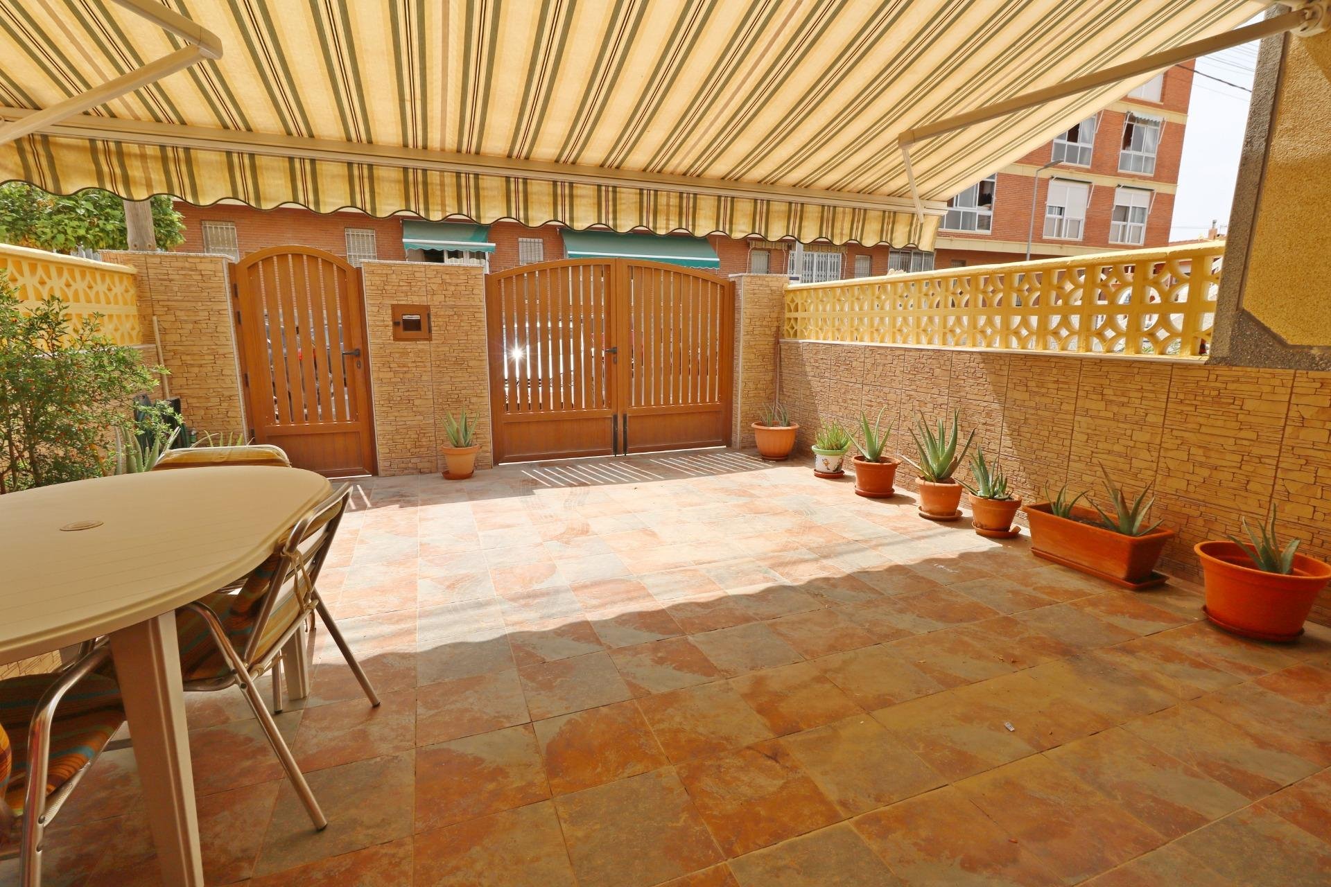 Resale - Townhouse -
Torrevieja - Playa De Los Naufragos