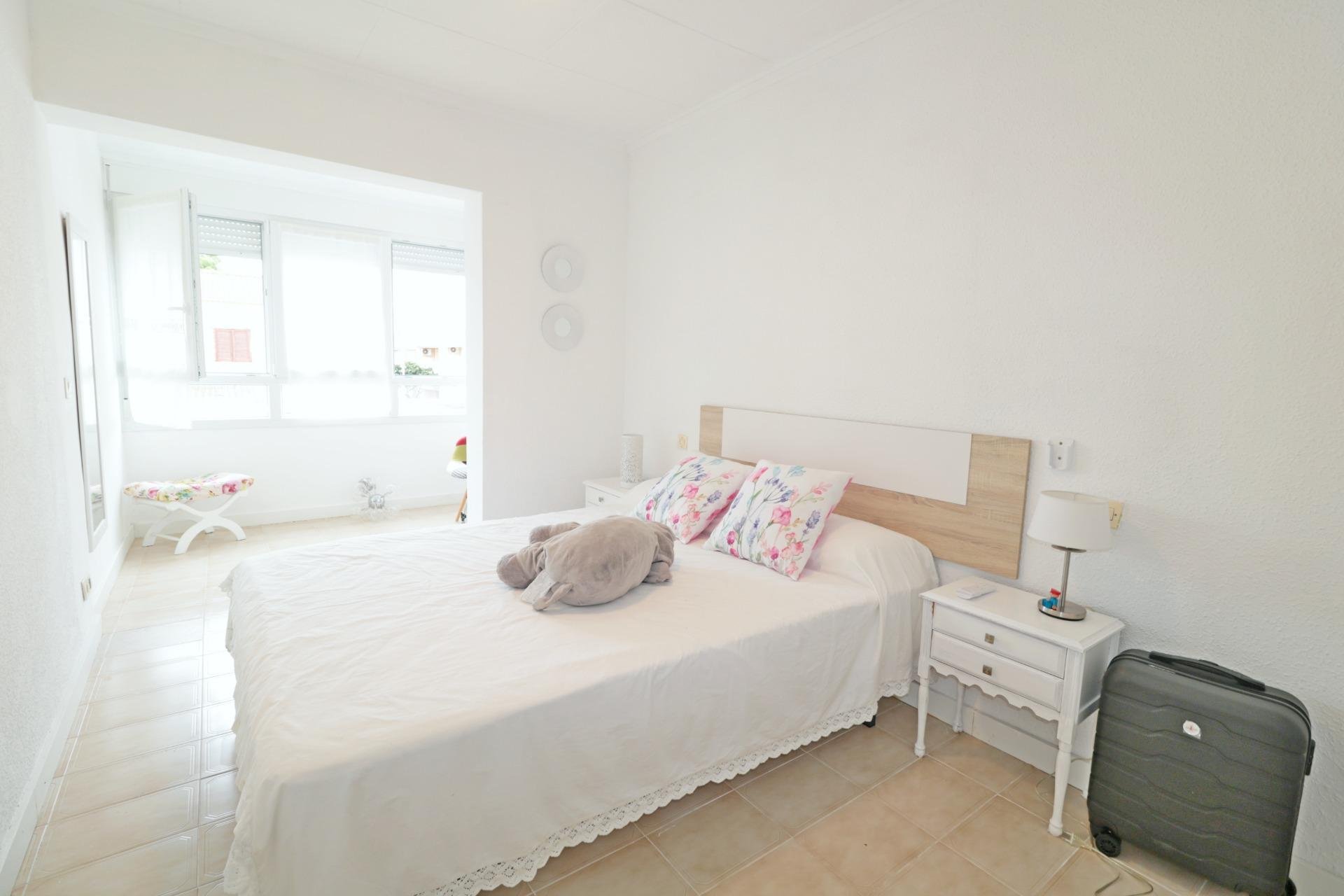Resale - Townhouse -
Torrevieja - Playa De Los Naufragos