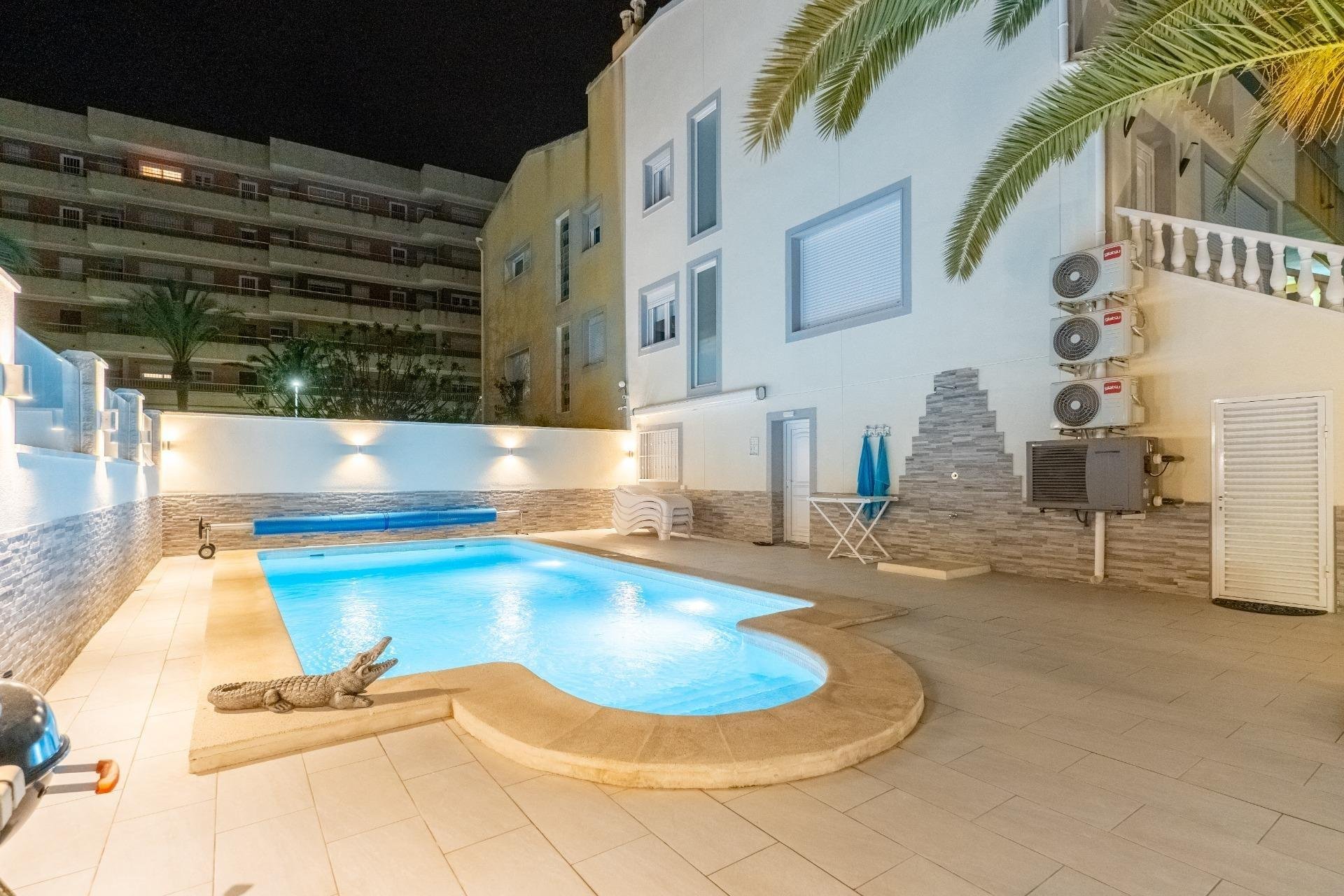 Resale - Townhouse -
Torrevieja - Punta Prima