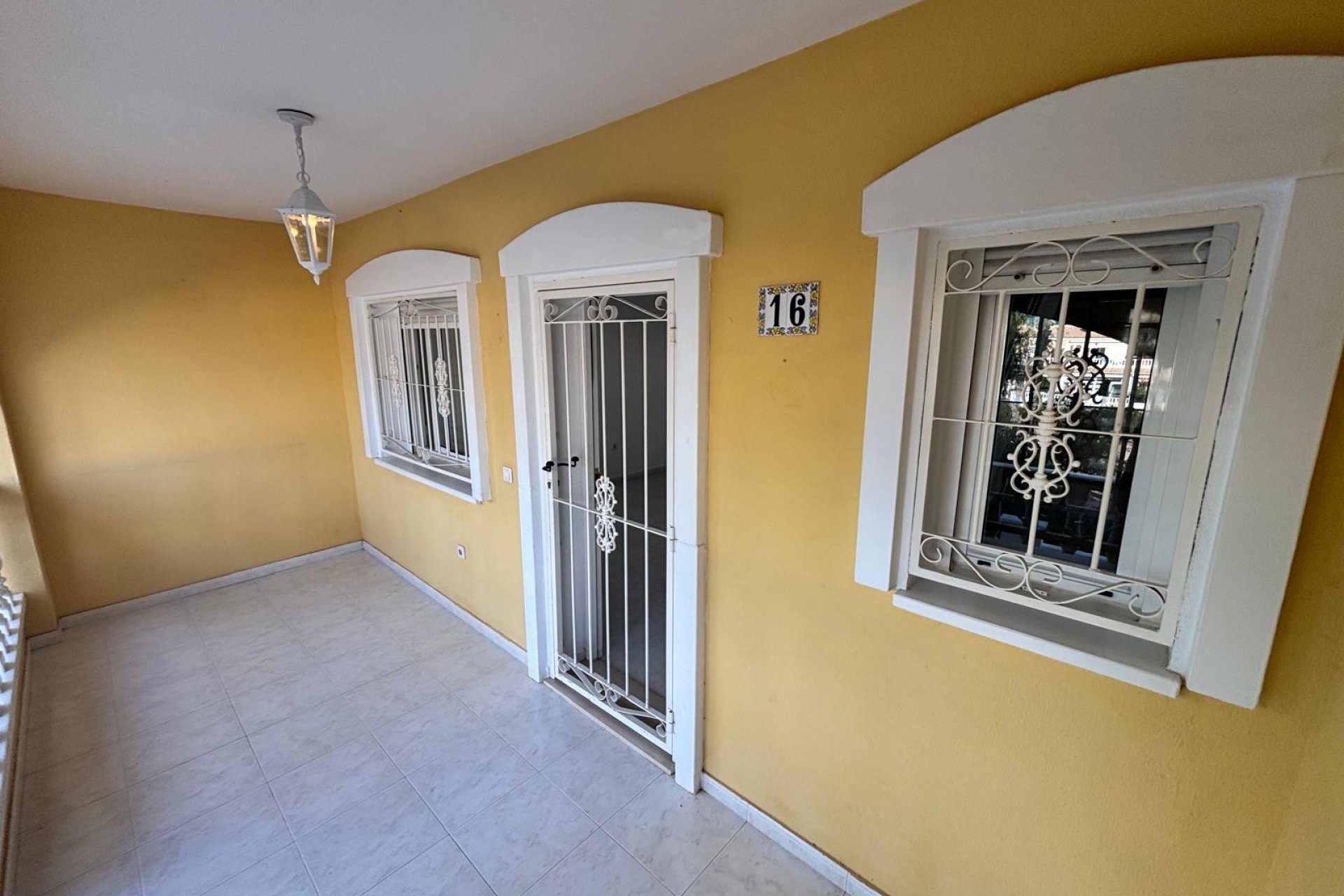 Resale - Townhouse -
Urbanización Monteazul
