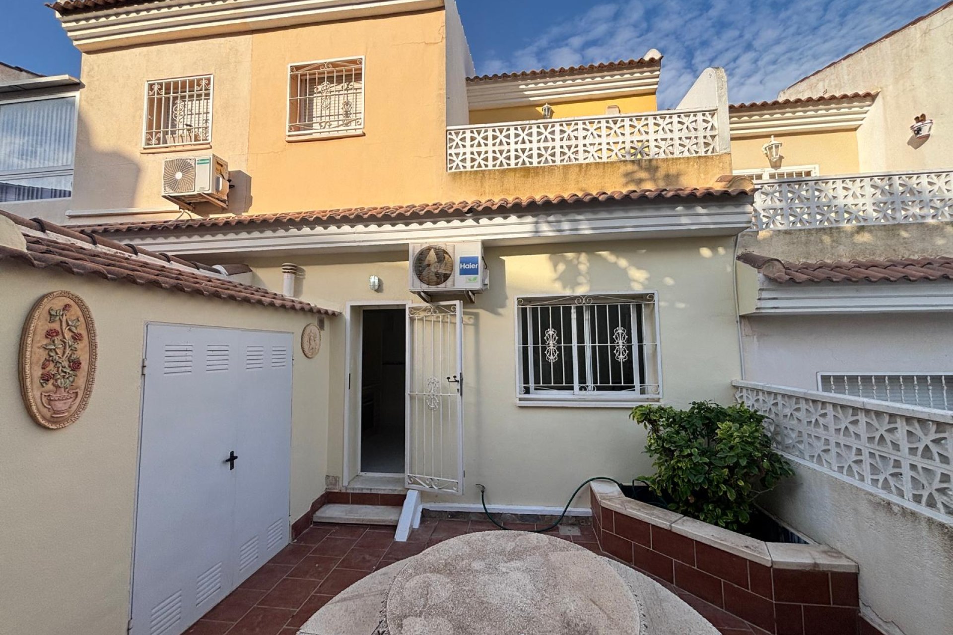 Resale - Townhouse -
Urbanización Monteazul