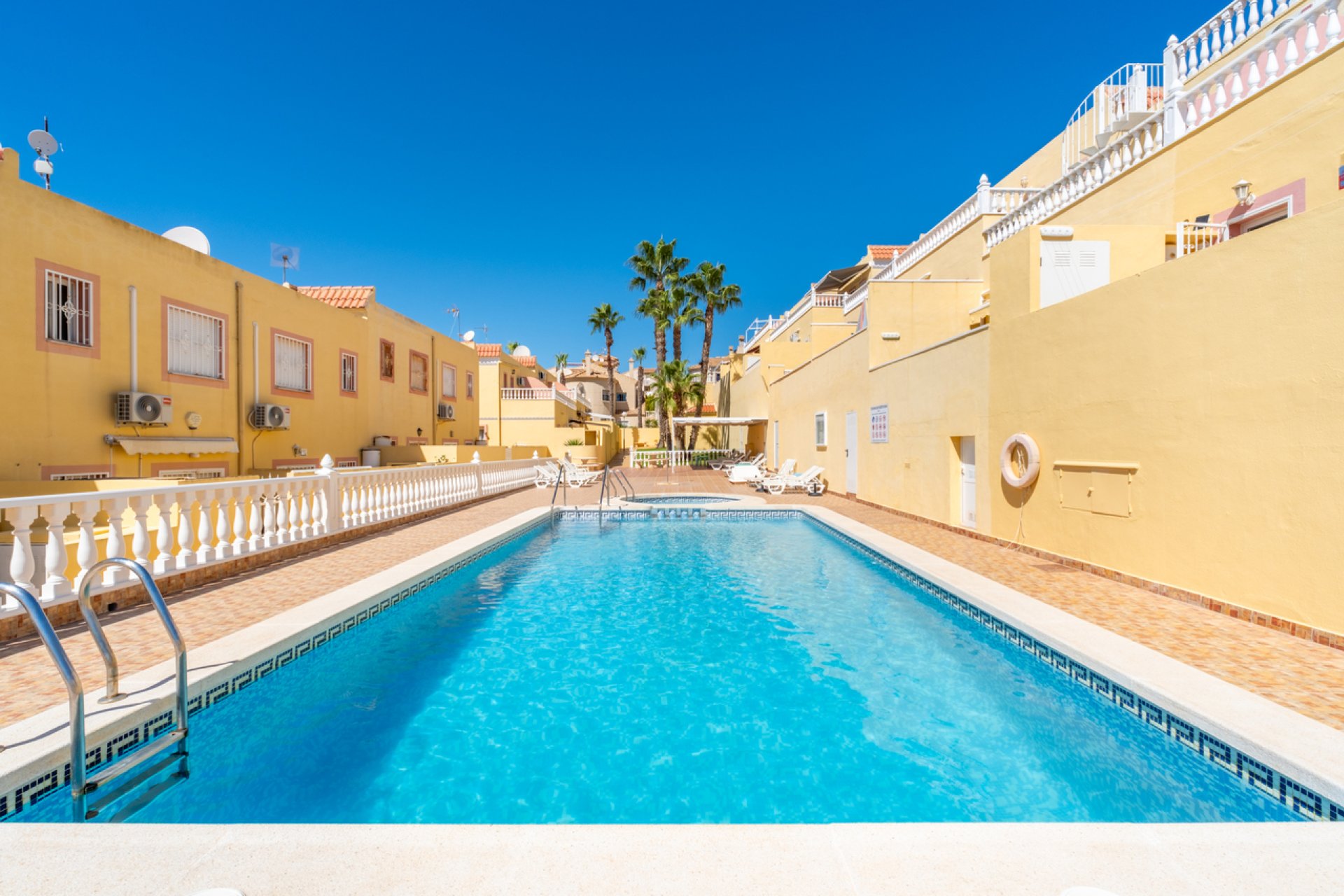 Resale - Townhouse -
Villamartin - Costa Blanca