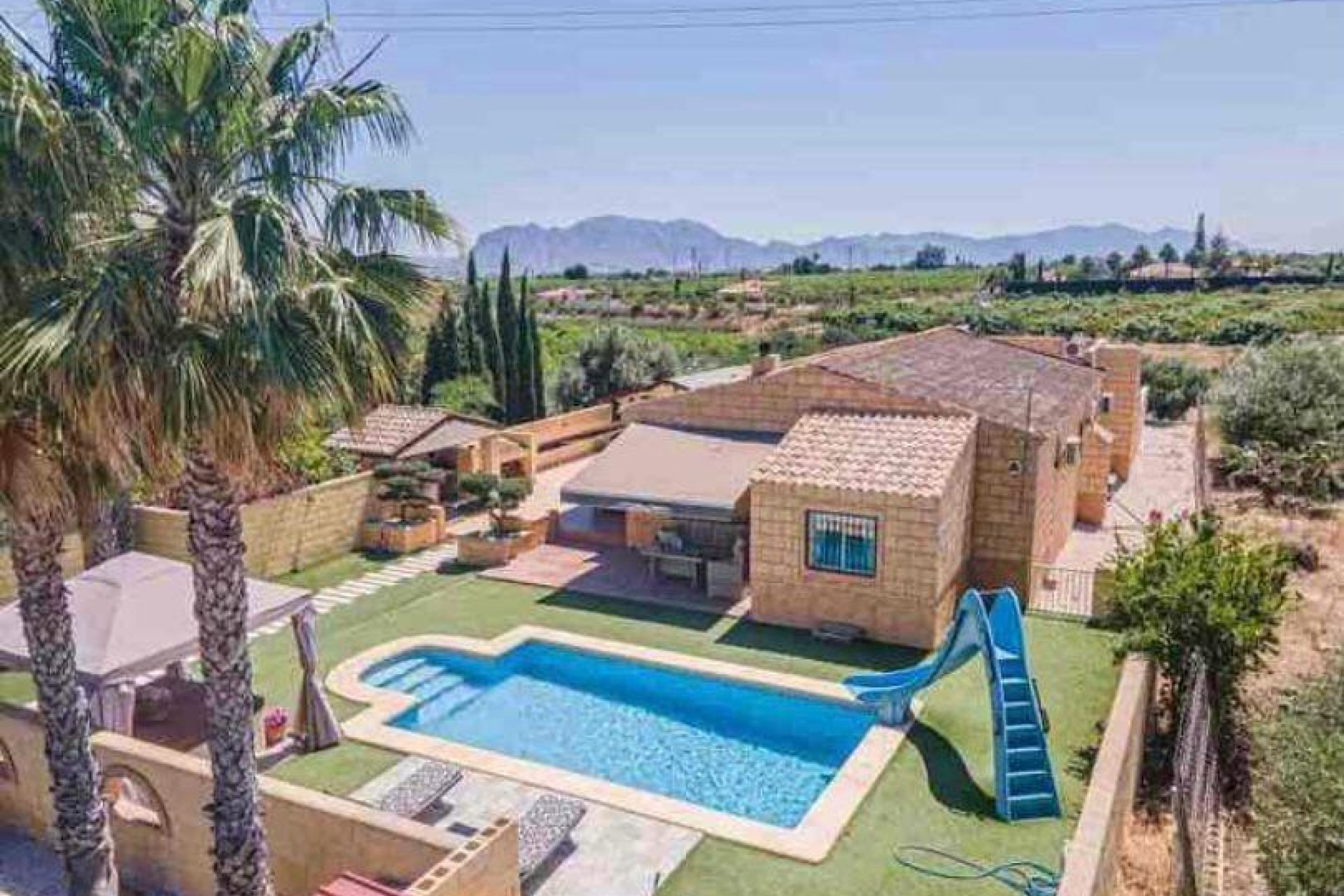 Resale - Villa -
Albatera - Campo De Albatera