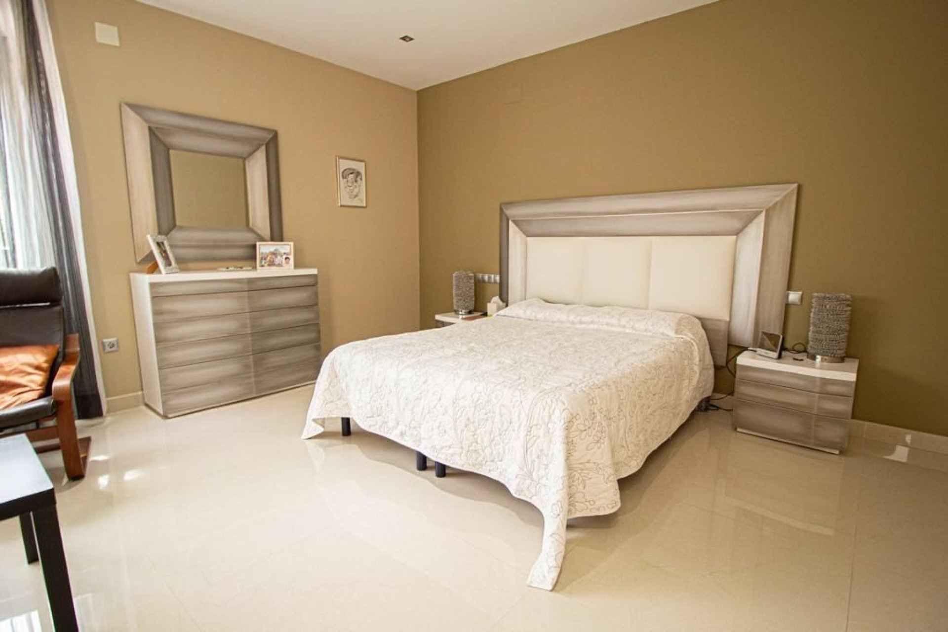 Resale - Villa -
Alfas del Pí - Albir