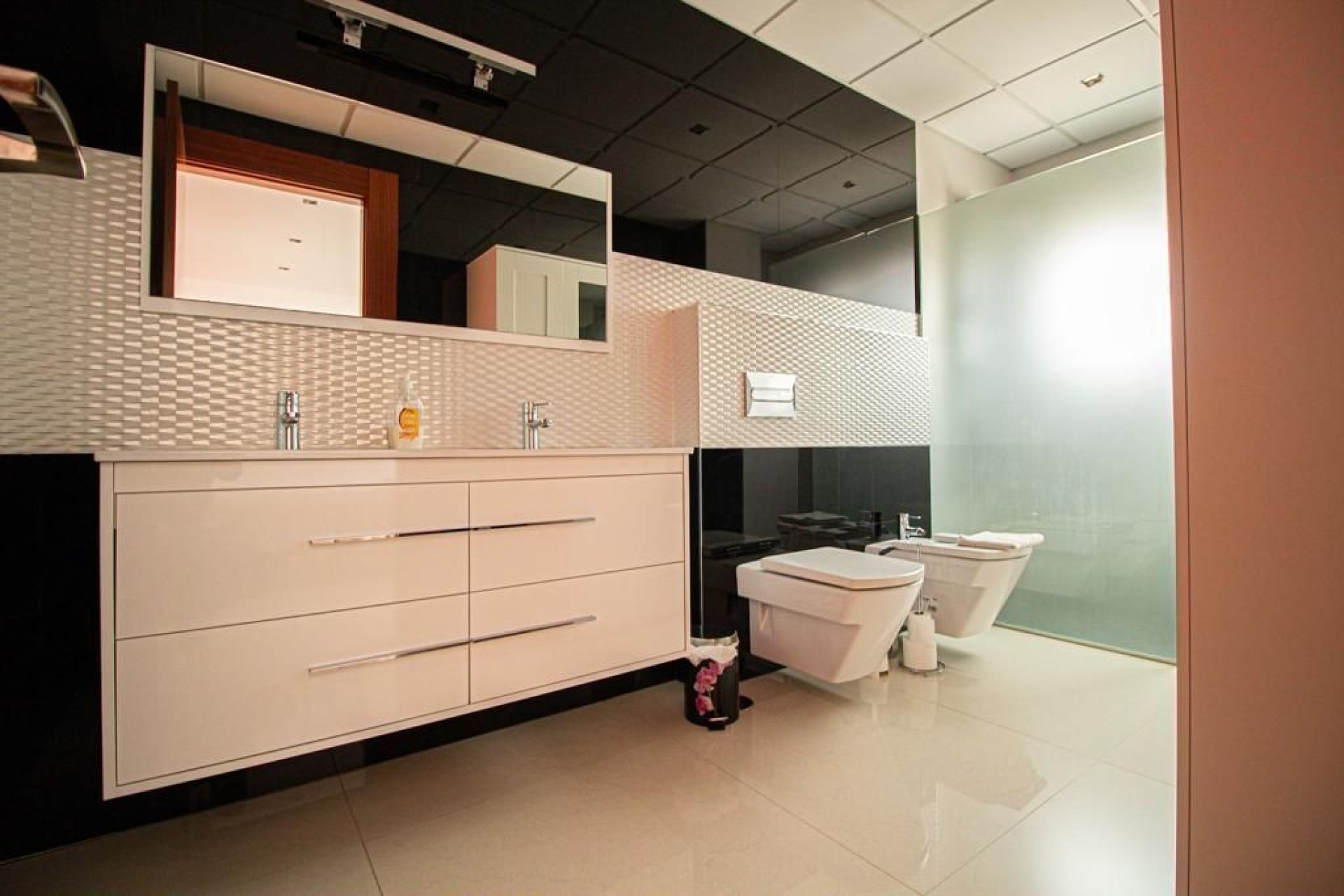 Resale - Villa -
Alfas del Pí - Albir