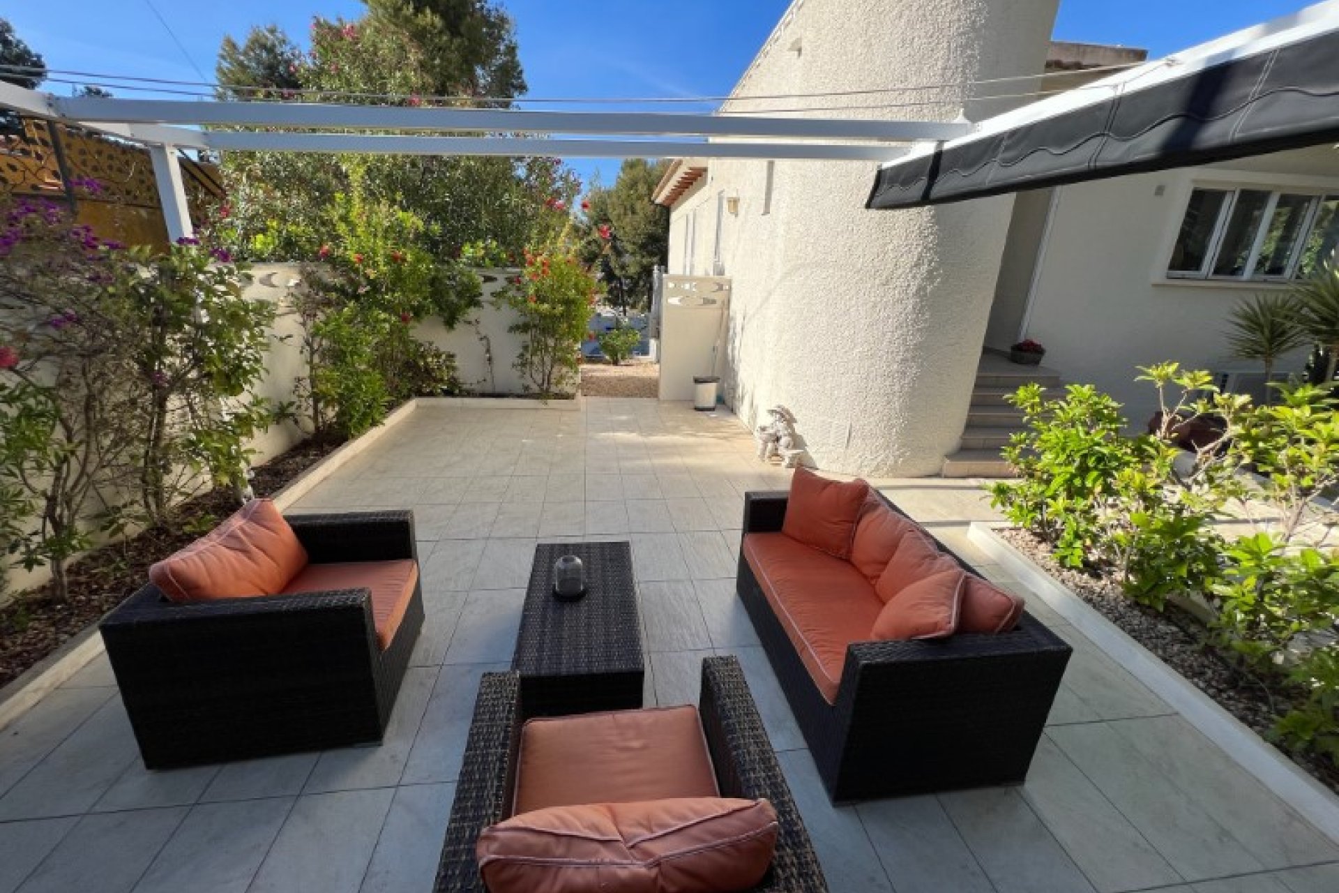Resale - Villa -
Alfas del Pí - Costa Blanca