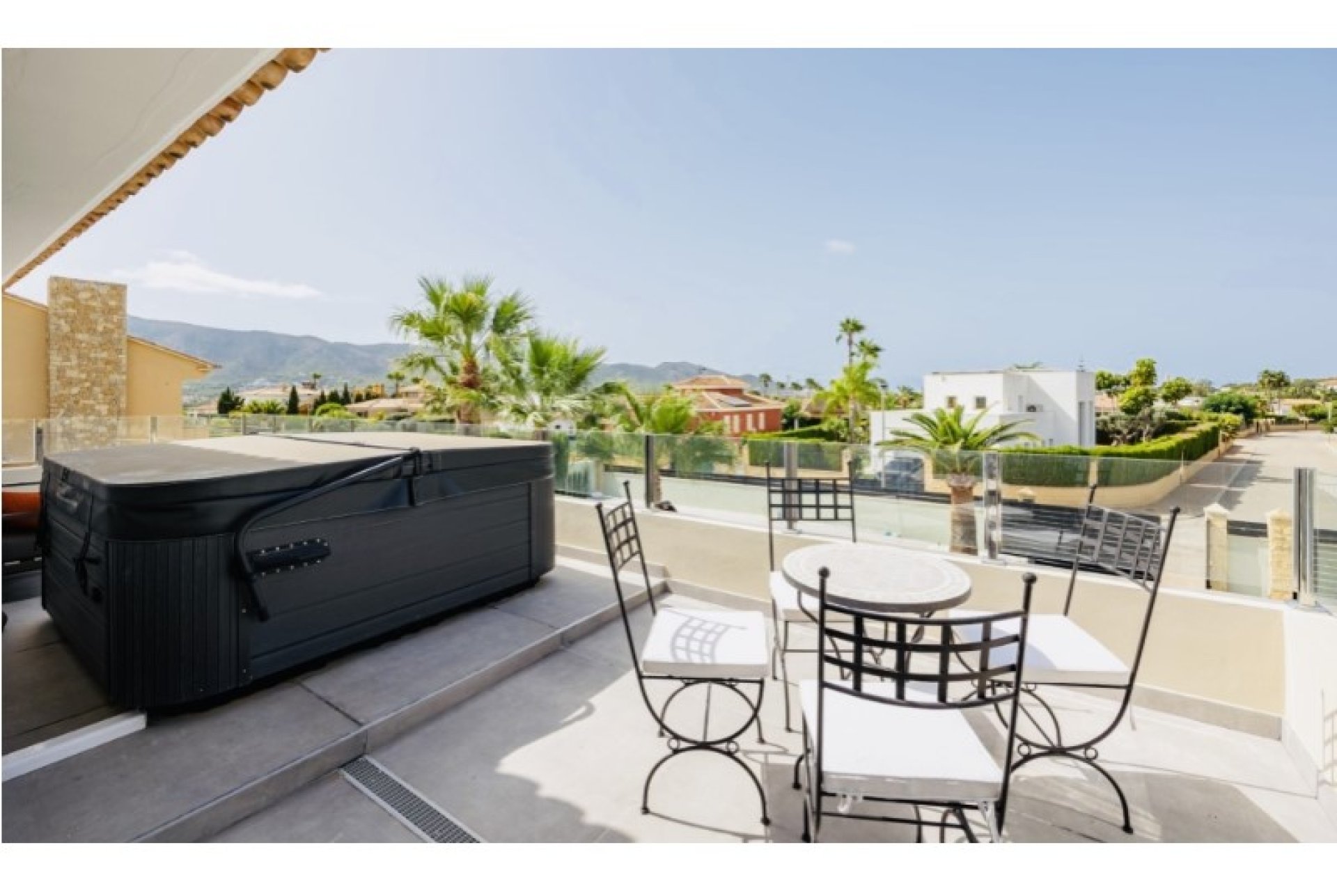 Resale - Villa -
Alfas del Pí - Costa Blanca