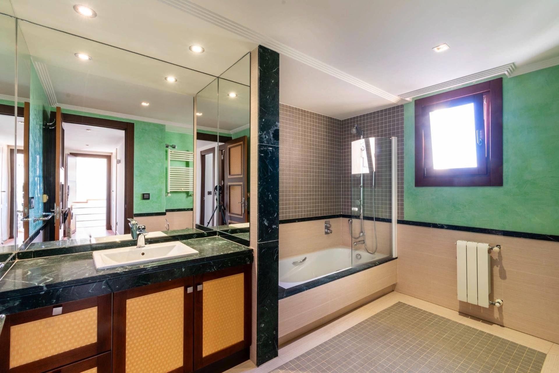 Resale - Villa -
Alfas del Pí - Costa Blanca