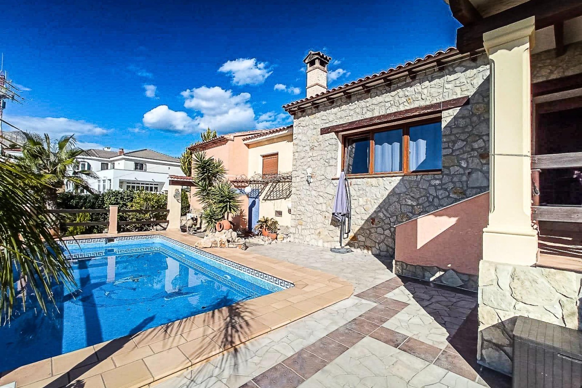 Resale - Villa -
Alfas del Pí - Costa Blanca