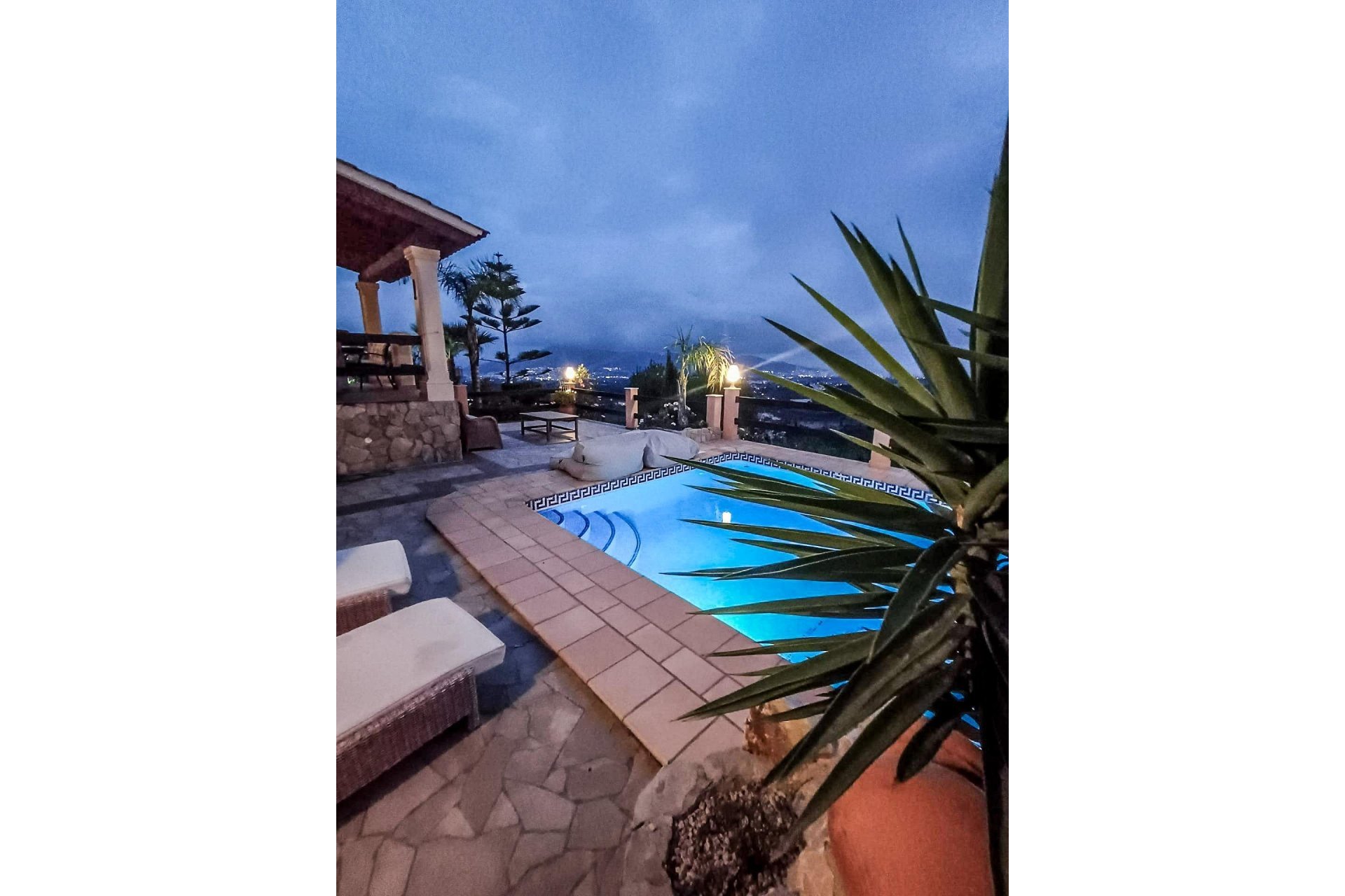 Resale - Villa -
Alfas del Pí - Costa Blanca