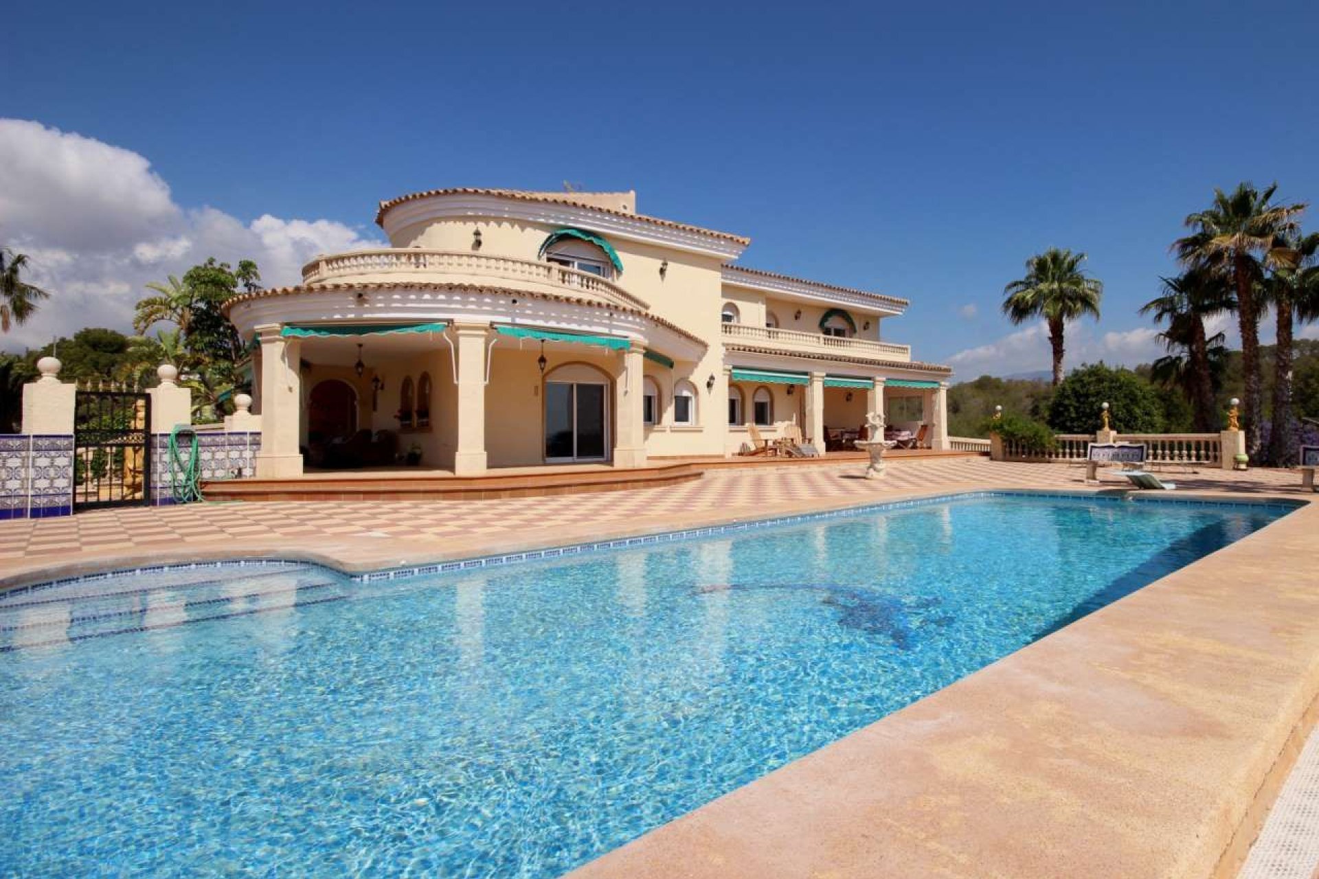 Resale - Villa -
Alfas del Pí - Costa Blanca