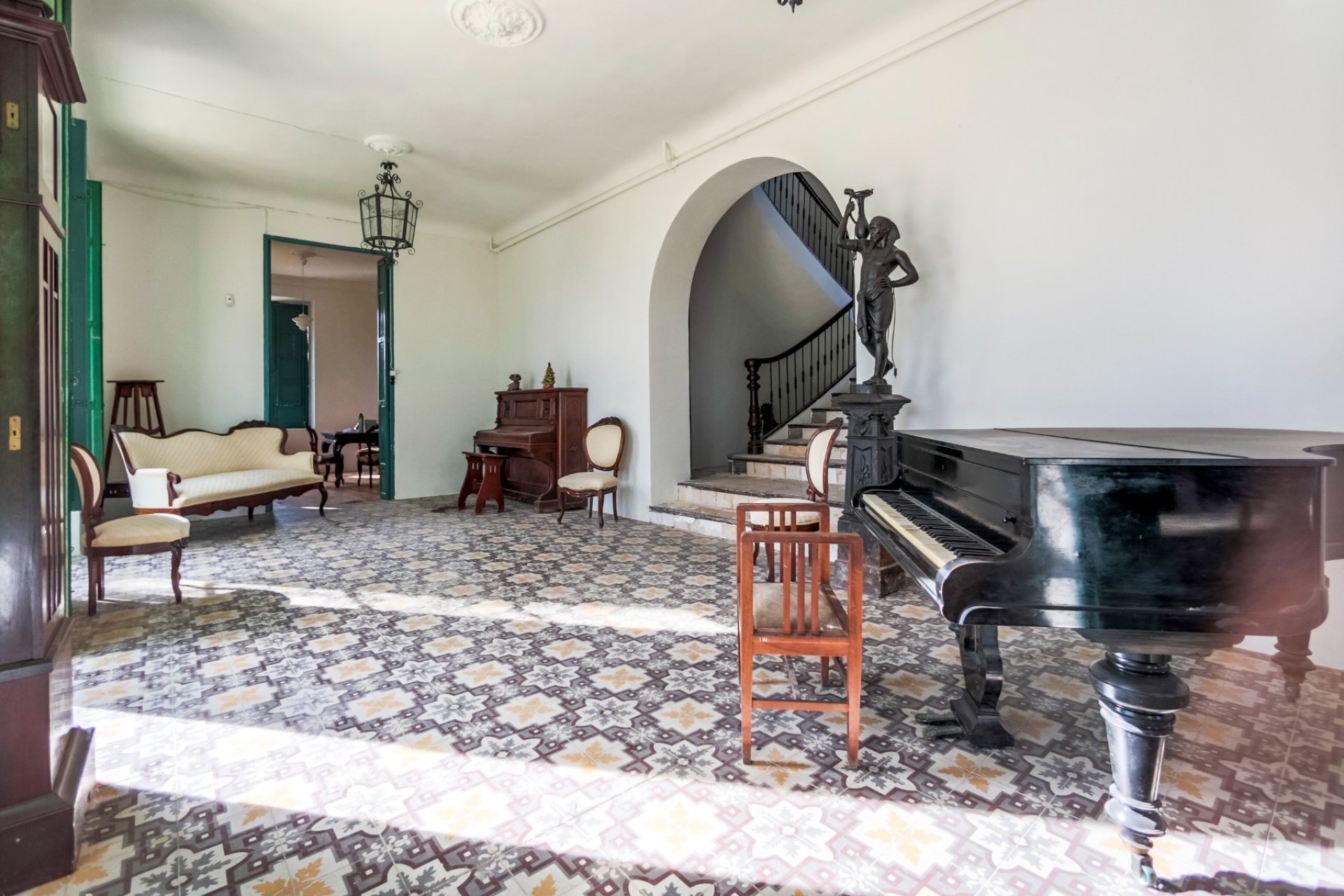 Resale - Villa -
Alicante - Costa Blanca