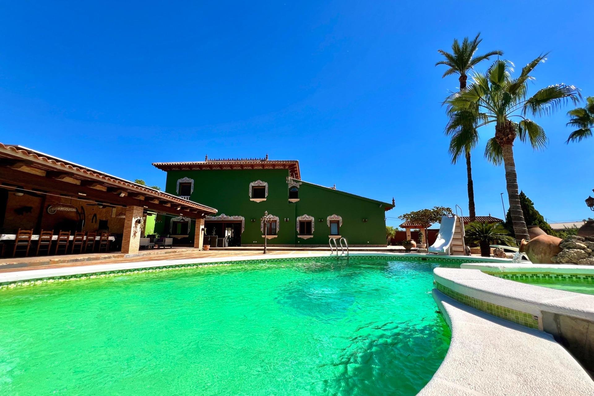Resale - Villa -
Almoradí - Comunidad Valenciana