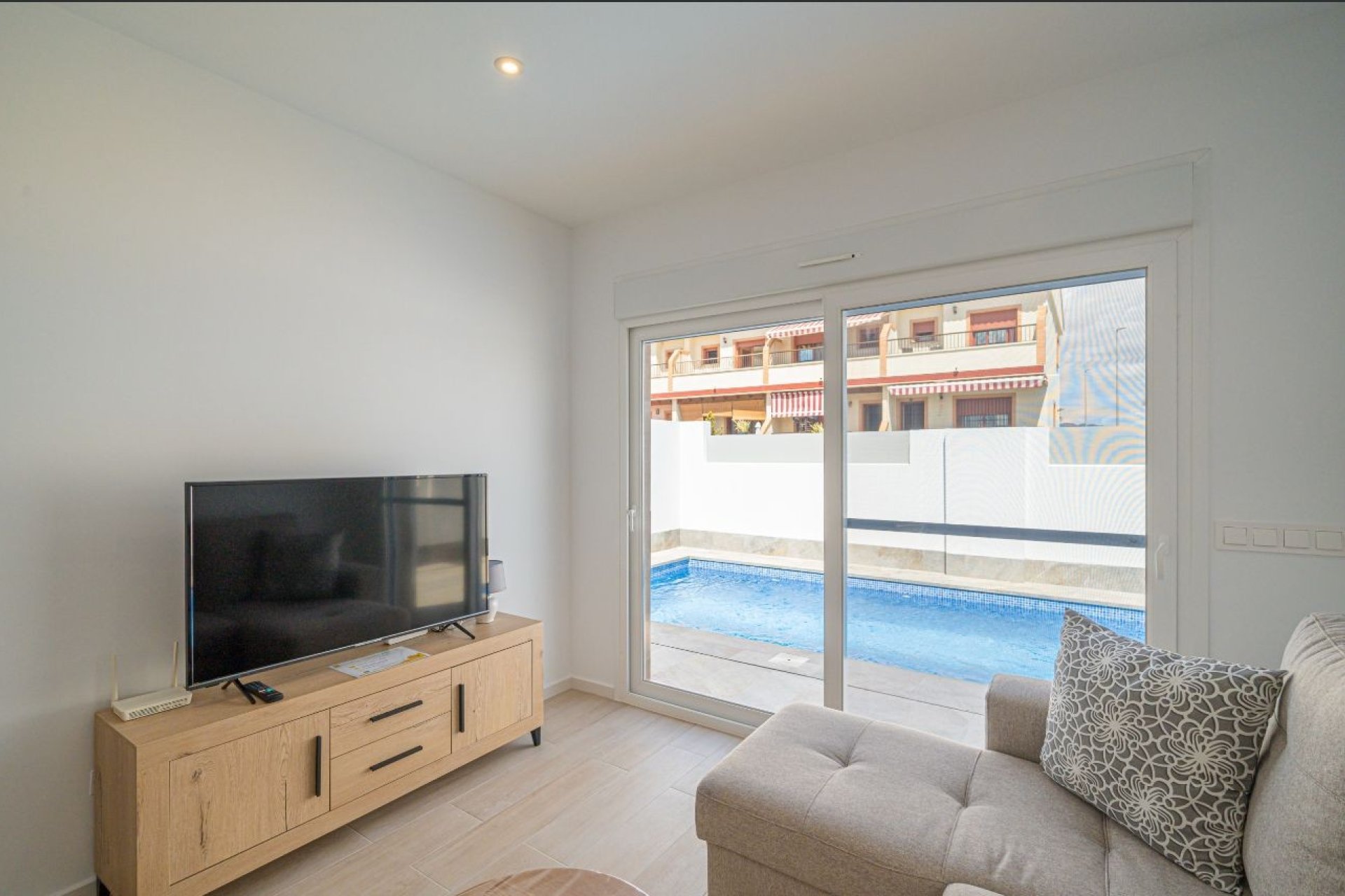 Resale - Villa -
Avileses - Inland