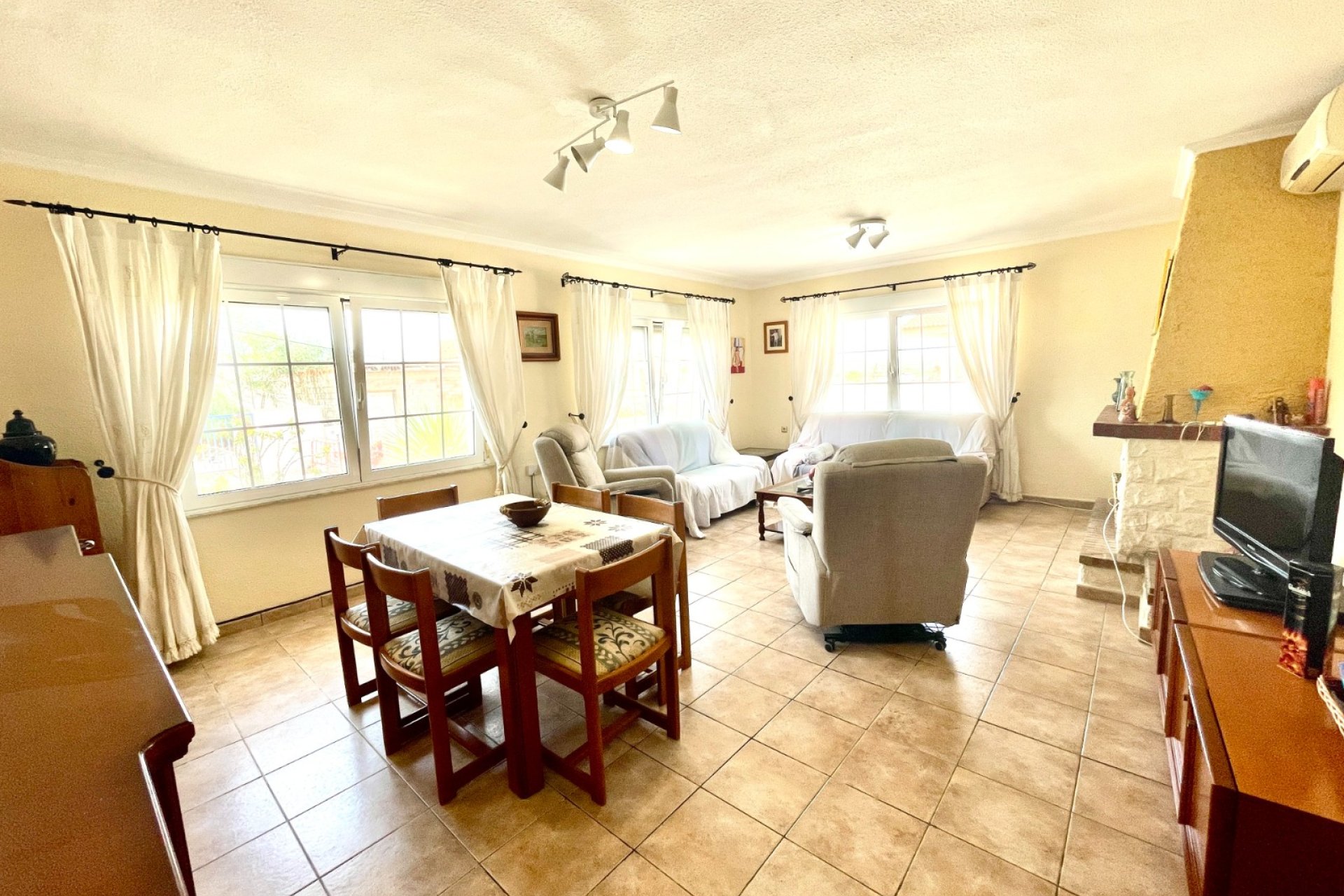 Resale - Villa -
Benijofar - Costa Blanca