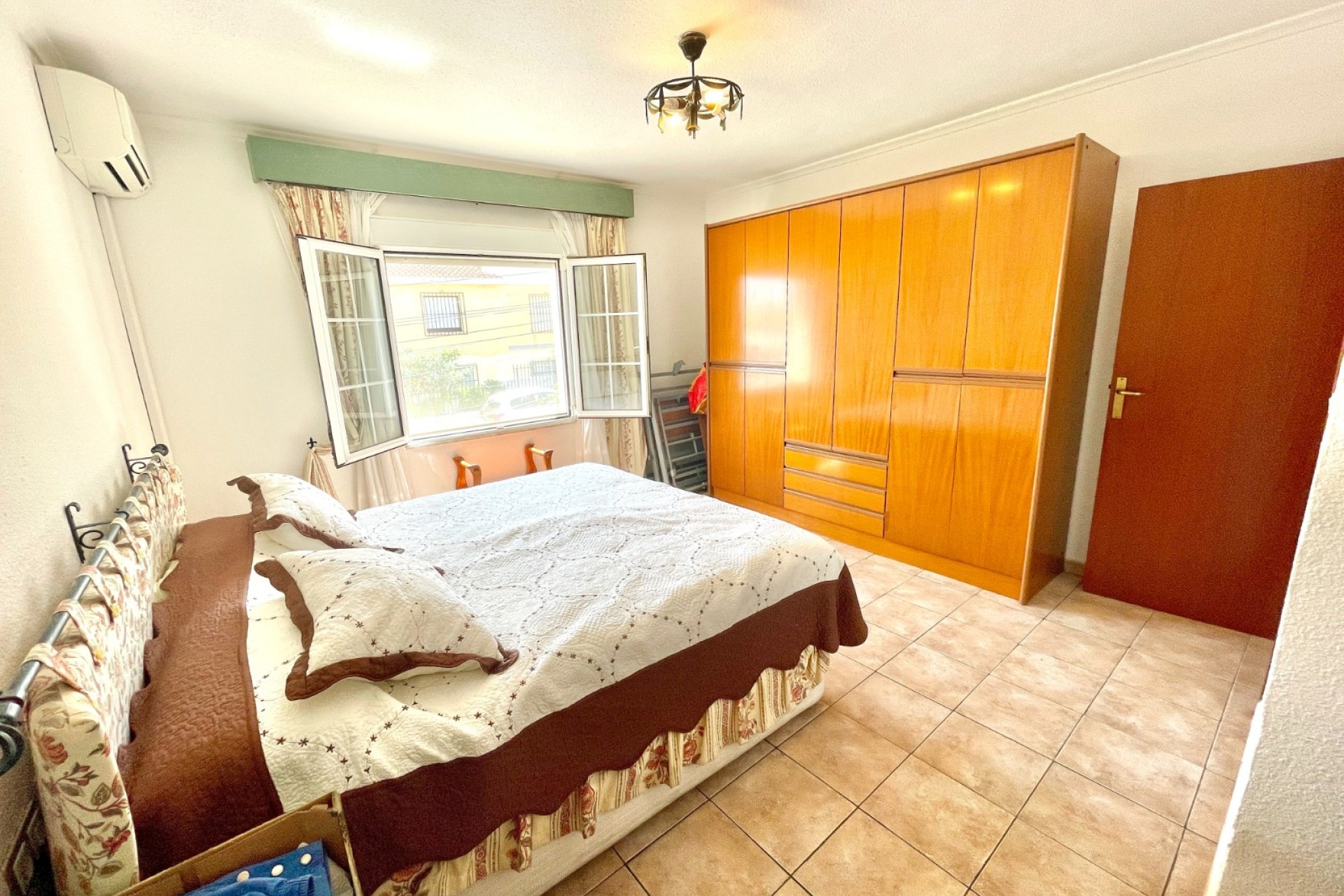 Resale - Villa -
Benijofar - Costa Blanca