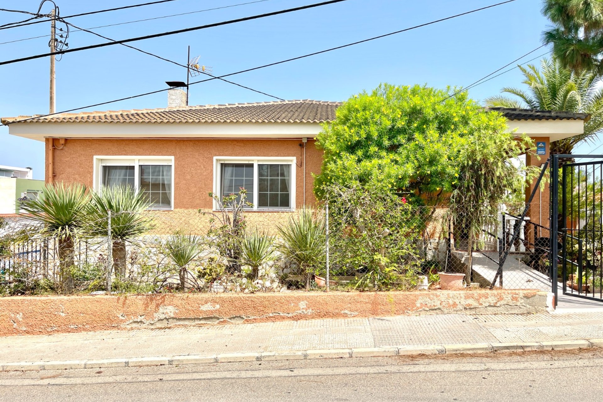 Resale - Villa -
Benijofar - Costa Blanca