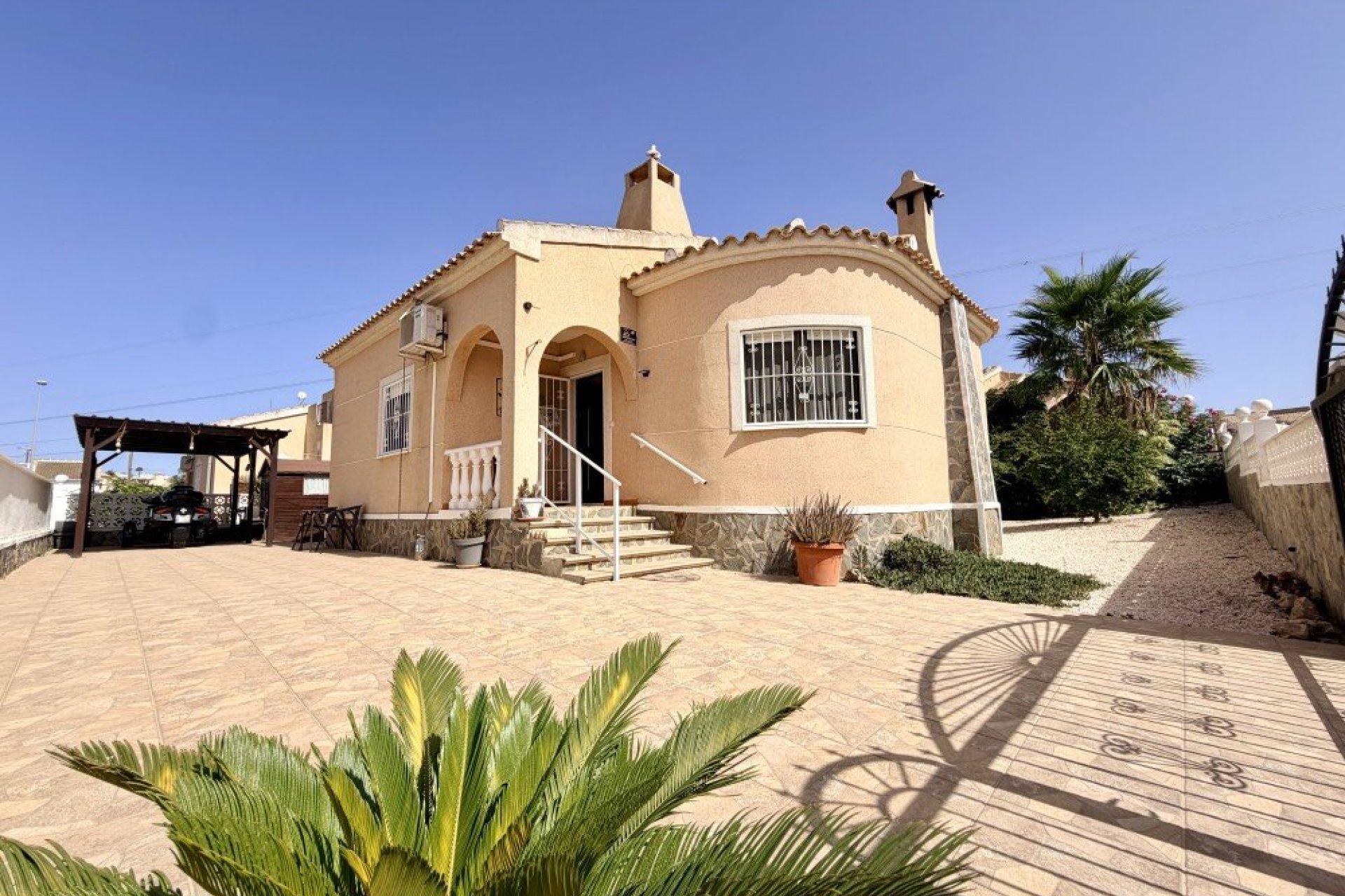Resale - Villa -
Benijofar - Costa Blanca