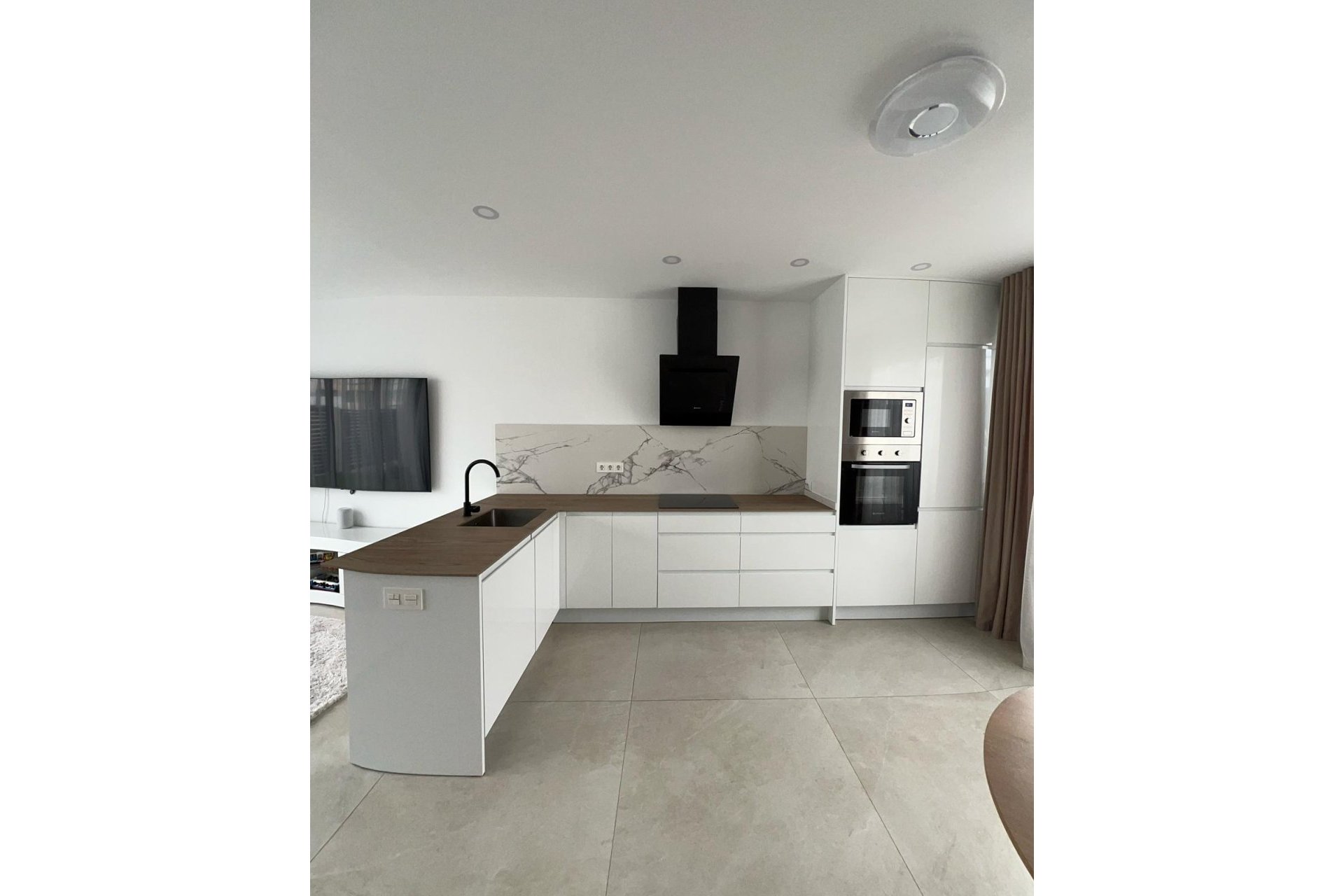 Resale - Villa -
Benijofar