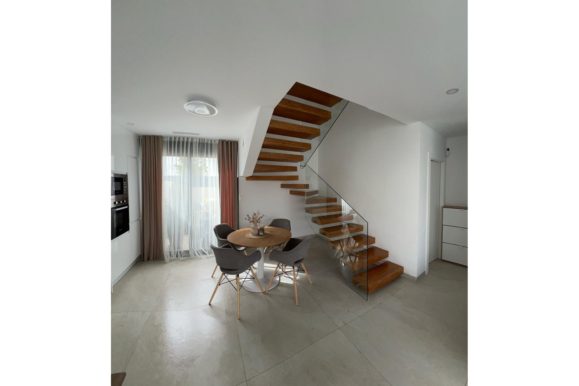 Resale - Villa -
Benijofar