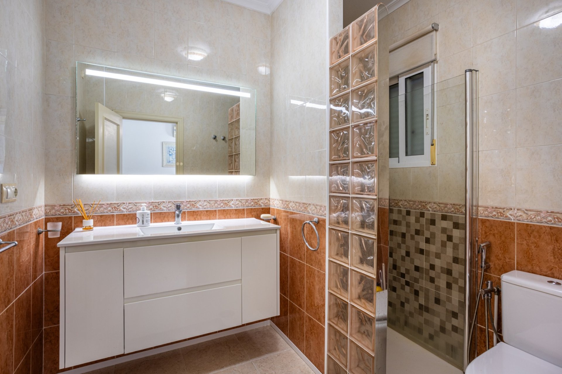 Resale - Villa -
Bigastro - Inland