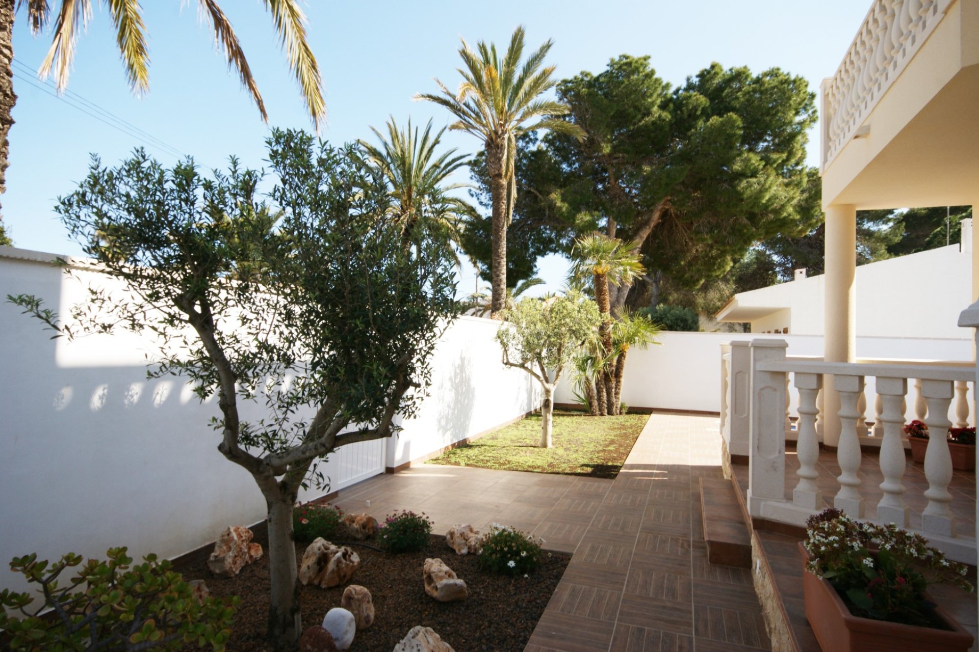 Resale - Villa -
Cabo Roig - Costa Blanca