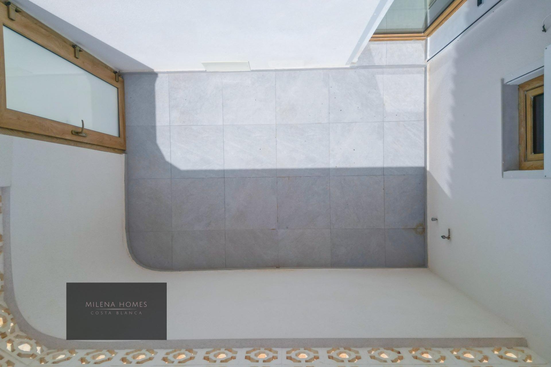 Resale - Villa -
Cabo Roig