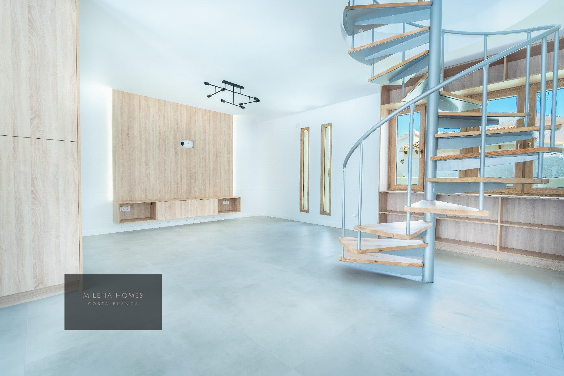 Resale - Villa -
Cabo Roig