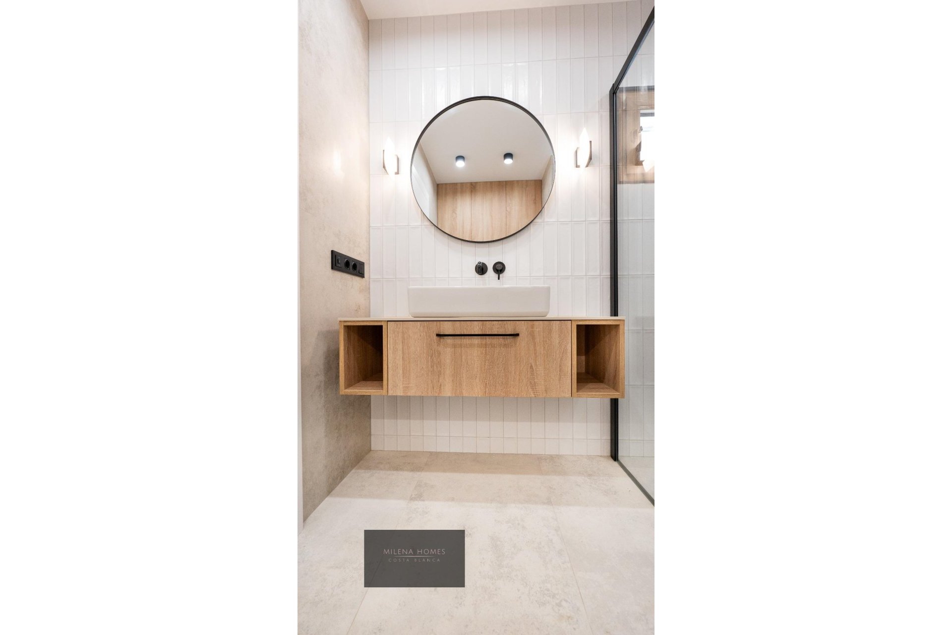 Resale - Villa -
Cabo Roig