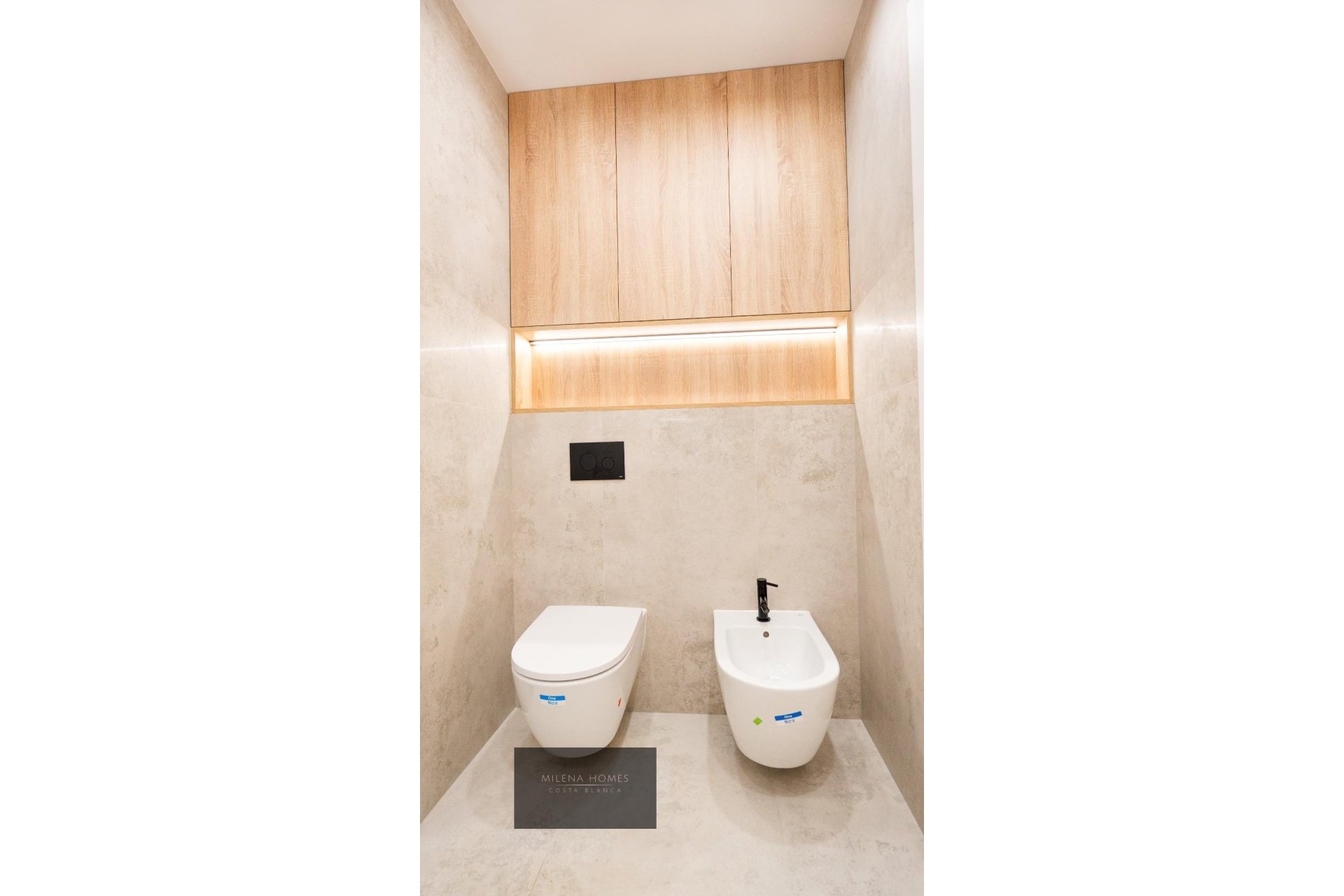 Resale - Villa -
Cabo Roig