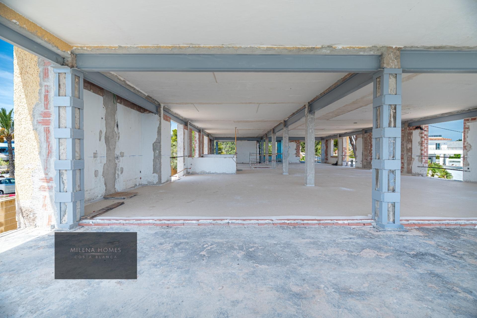 Resale - Villa -
Cabo Roig