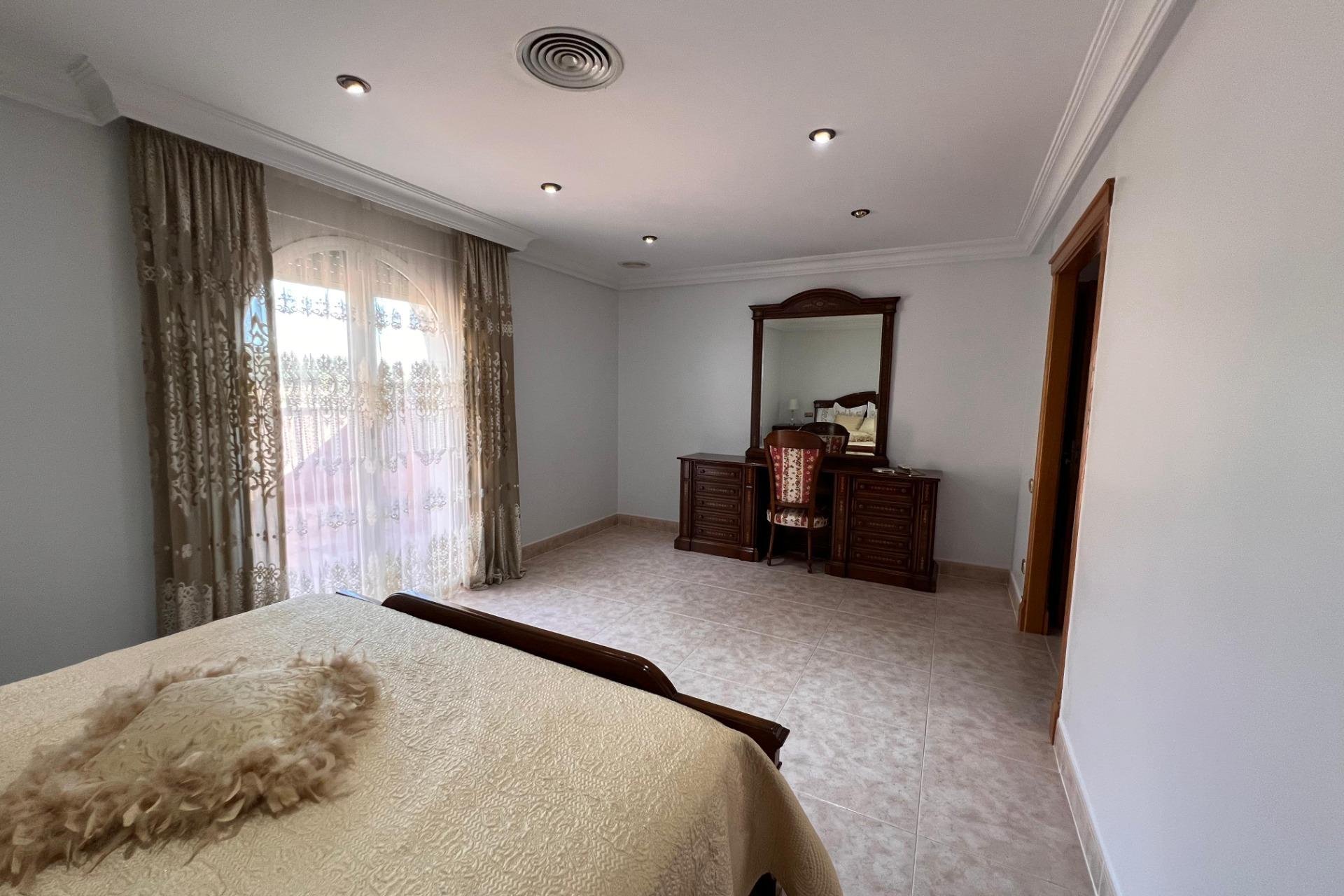 Resale - Villa -
Callosa de Segura - Callosa De Segura